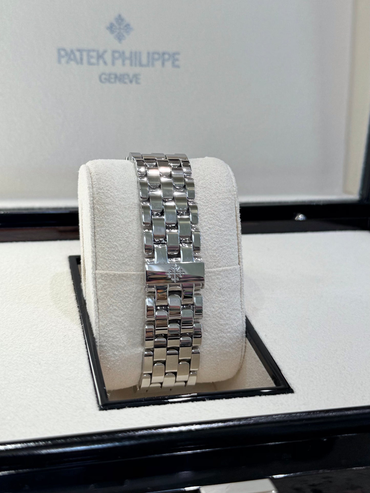 2018 Patek Philippe Annual Calendar 5960/1A-001