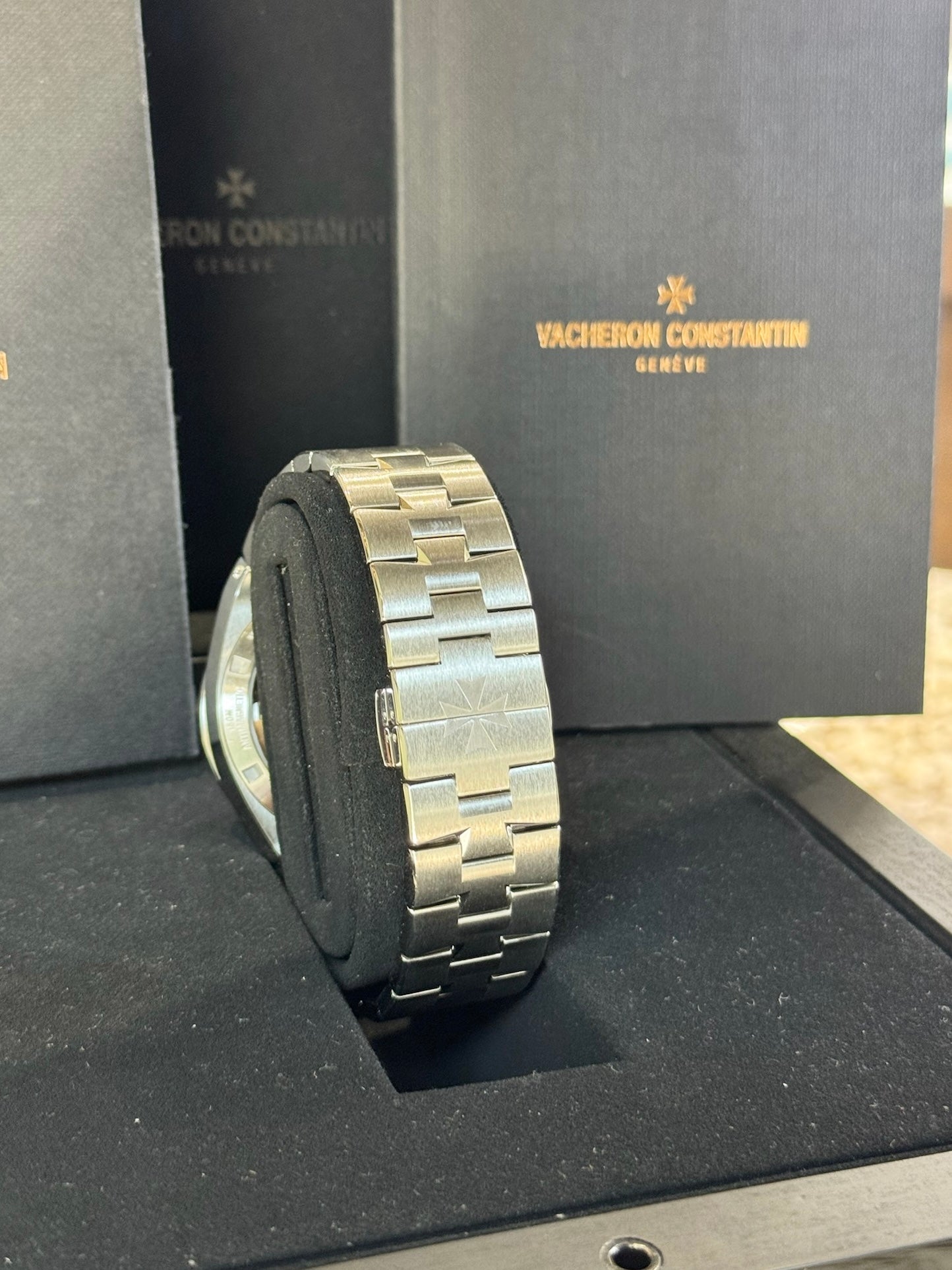 2019 Vacheron Constantin Overseas Self-Winding
