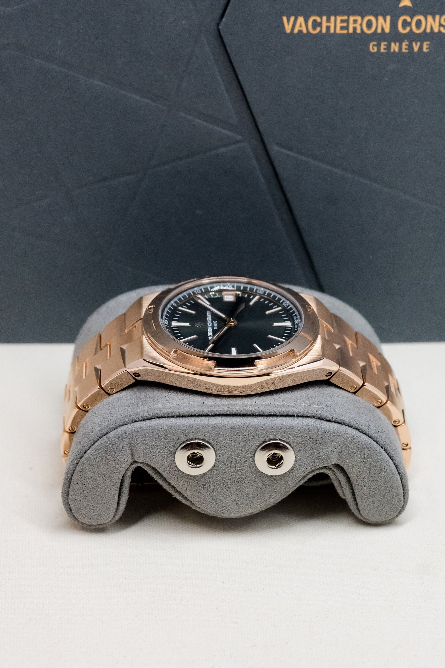 2026 Vacheron Constantin Overseas 4520V