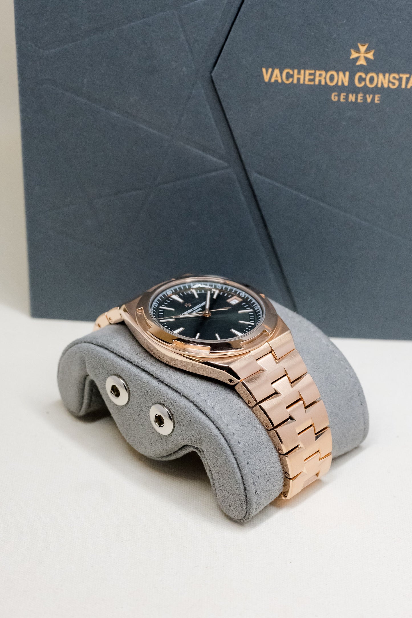 2026 Vacheron Constantin Overseas 4520V