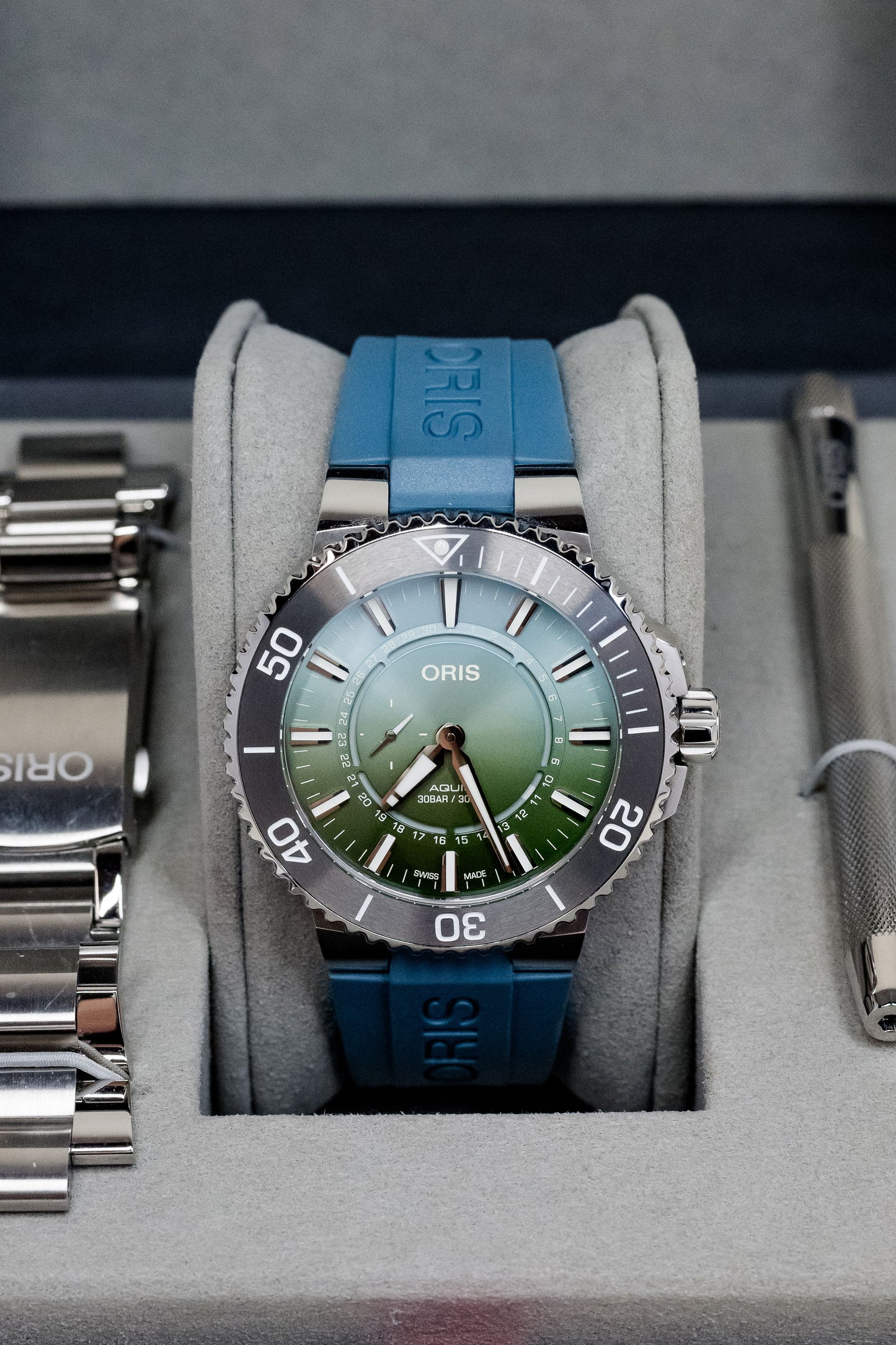Oris Aquis Dat Watt Limited Edition 01 743 7734 4197