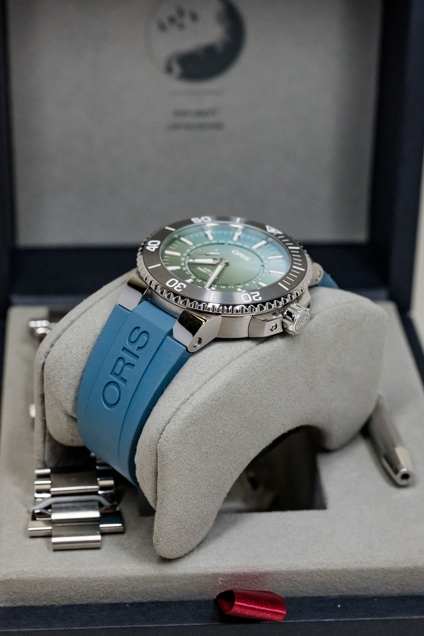 Oris Aquis Dat Watt Limited Edition 01 743 7734 4197
