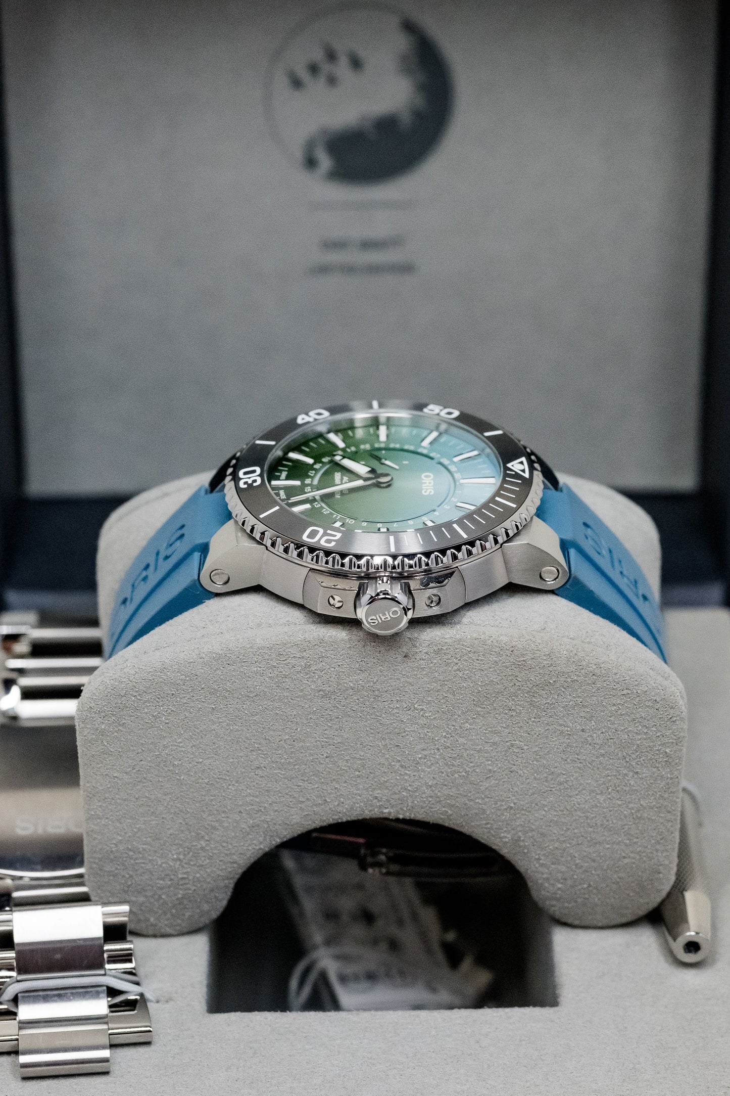 Oris Aquis Dat Watt Limited Edition 01 743 7734 4197