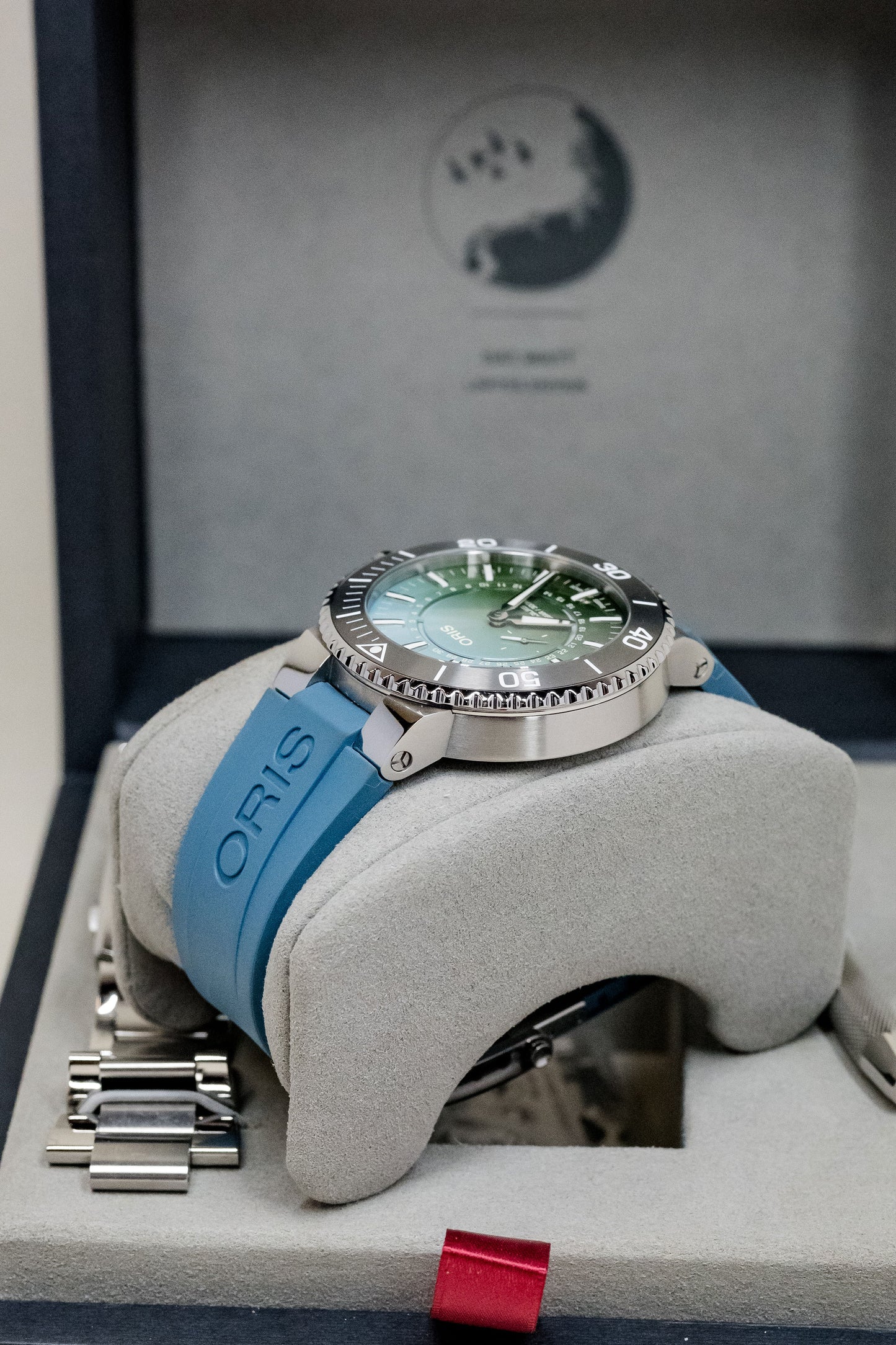 Oris Aquis Dat Watt Limited Edition 01 743 7734 4197