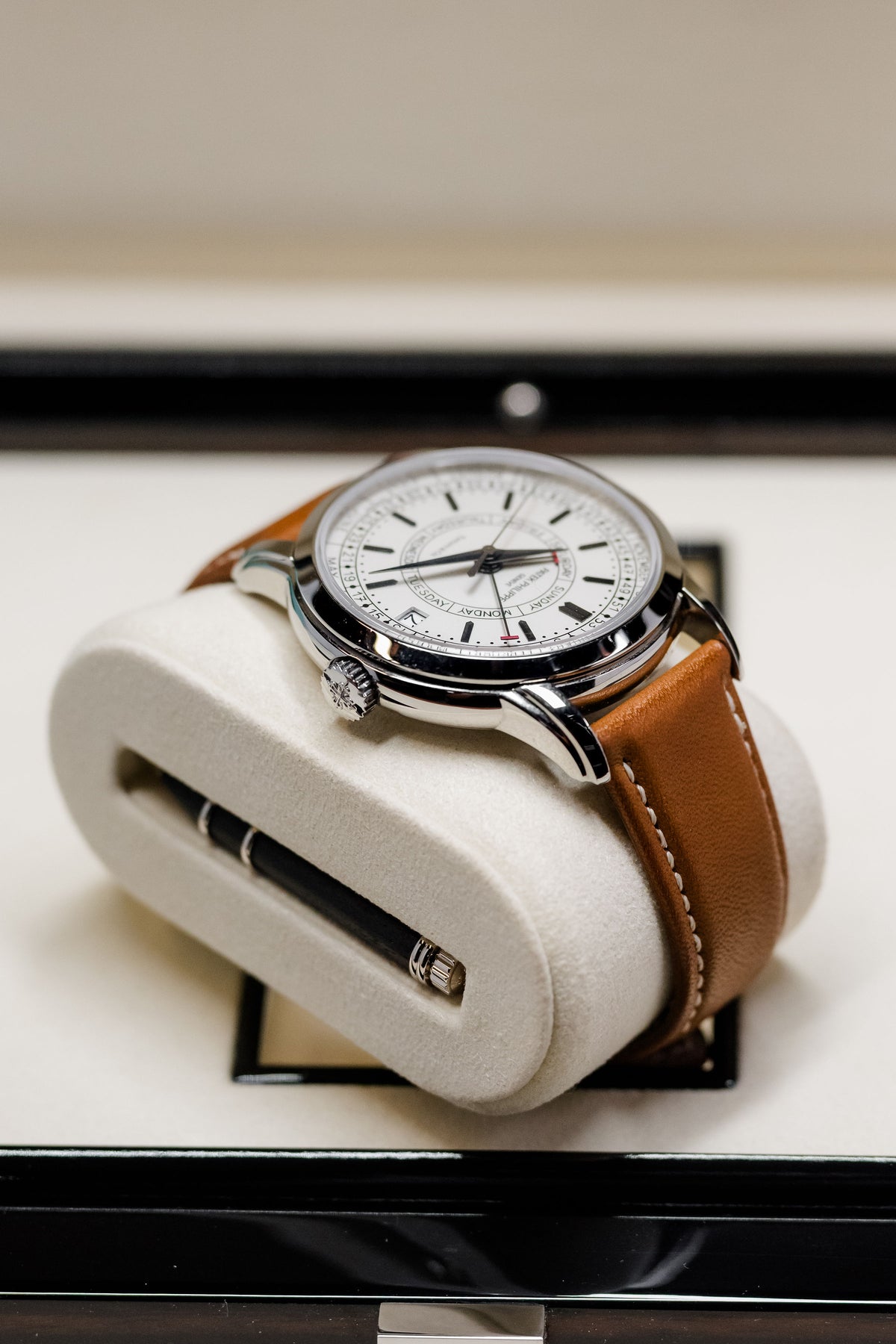 2025 Patek Philippe Calatrava Weekly Calendar 5212A-001