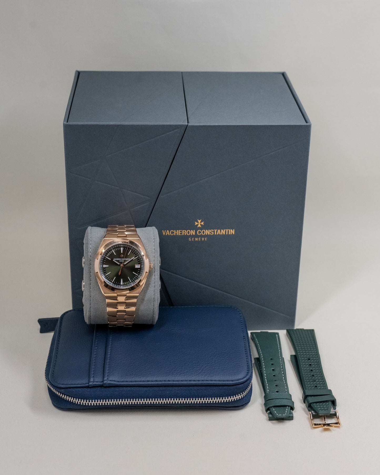 2025 Vacheron Constantin Overseas 4520V