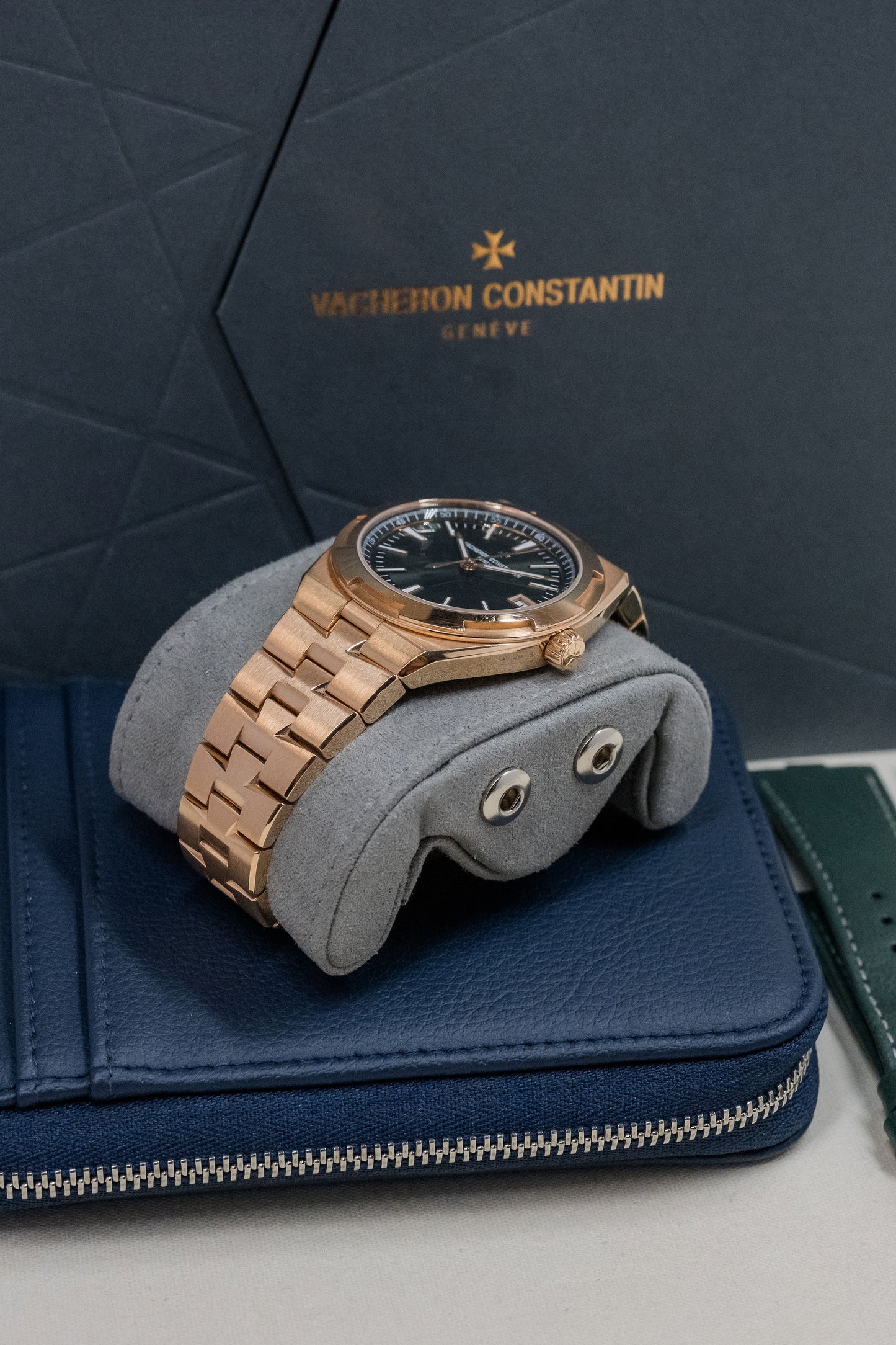 2025 Vacheron Constantin Overseas 4520V