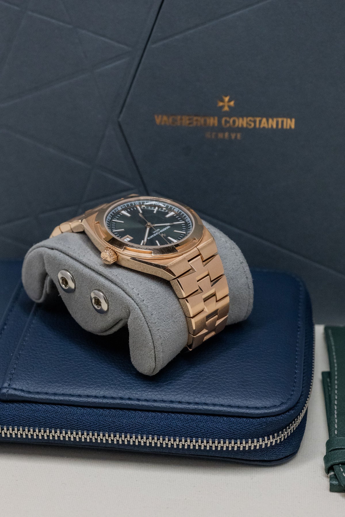 2025 Vacheron Constantin Overseas 4520V