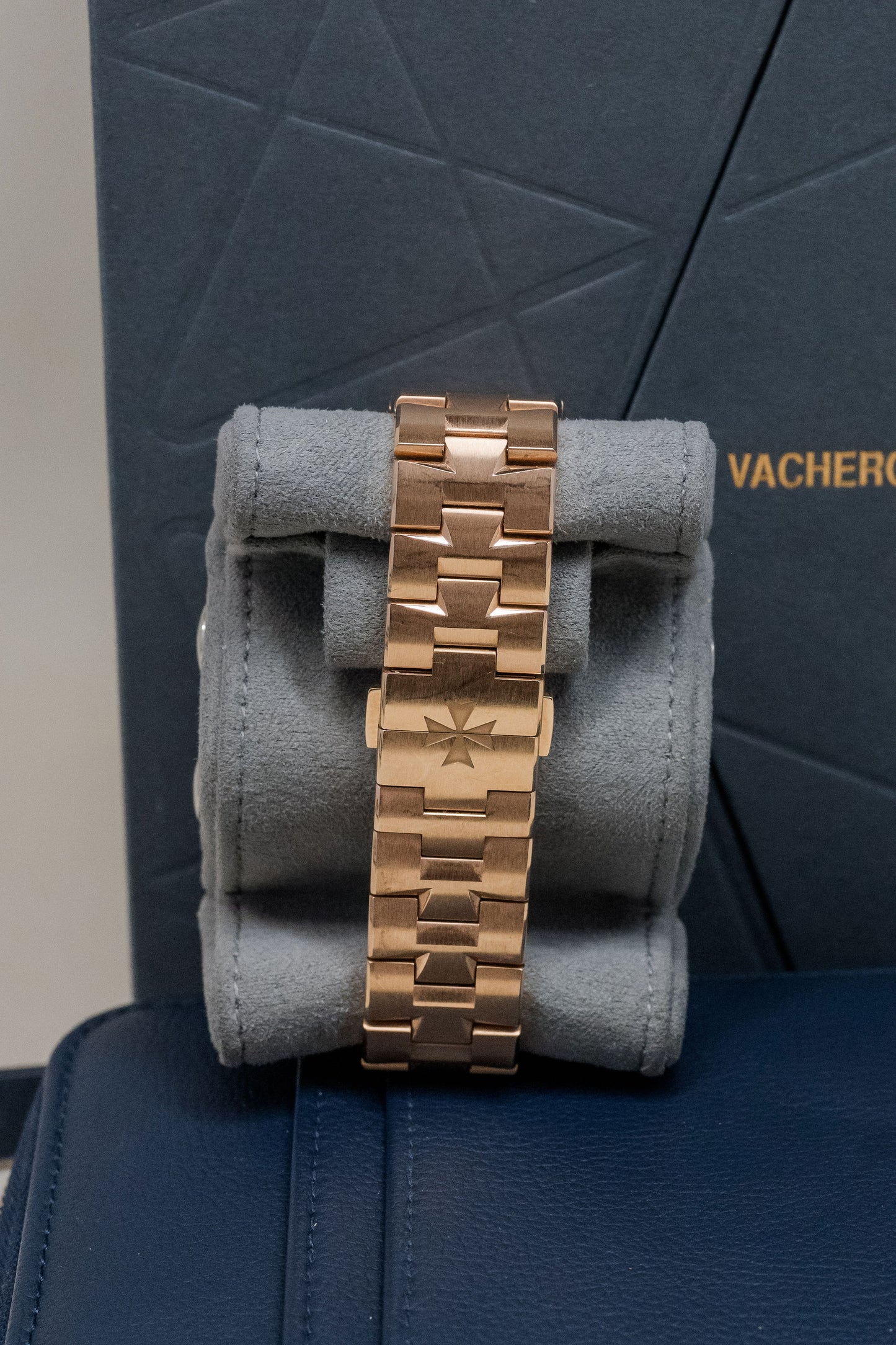 2025 Vacheron Constantin Overseas 4520V