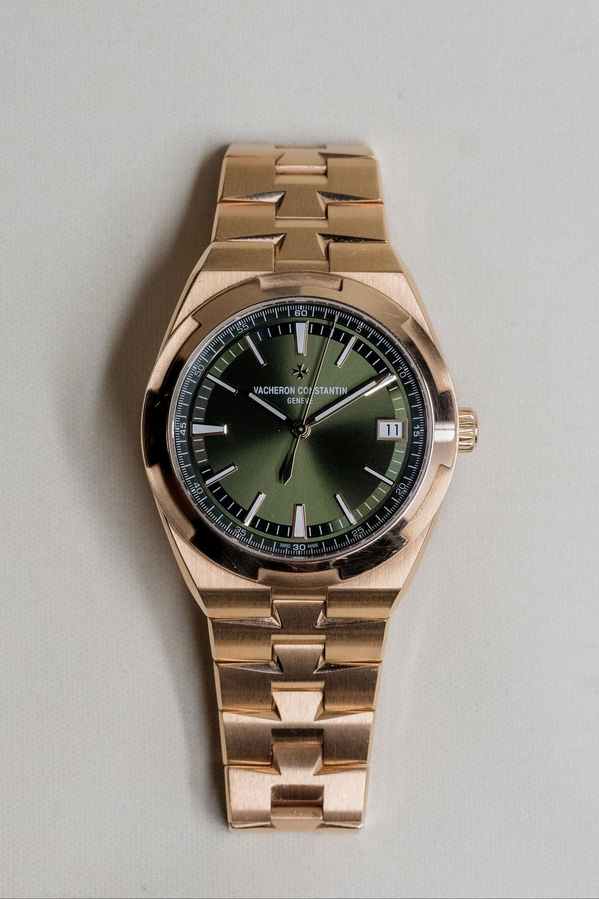 2025 Vacheron Constantin Overseas 4520V