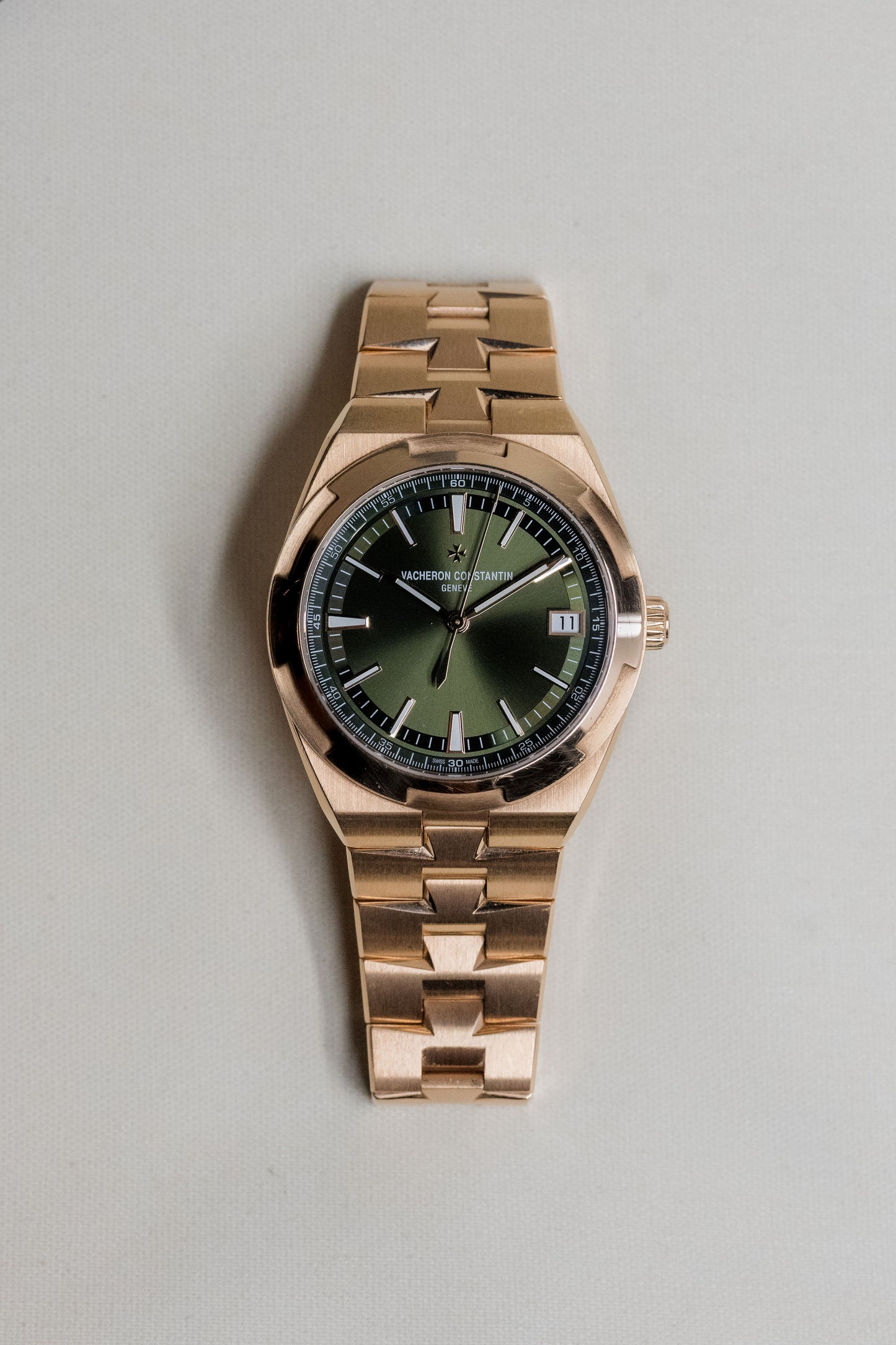 2025 Vacheron Constantin Overseas 4520V
