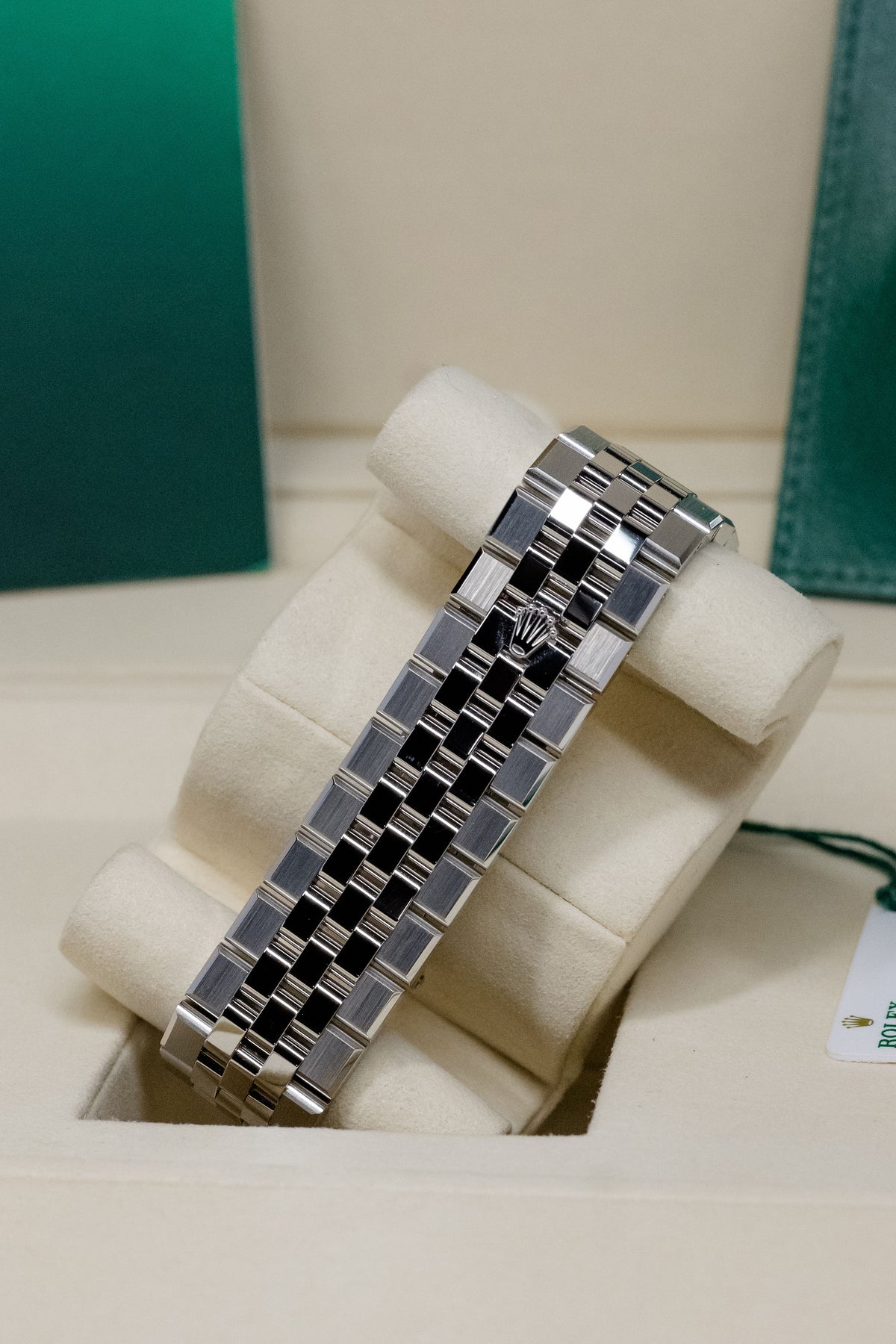 2026 Rolex Land-Dweller 40 127386TBR