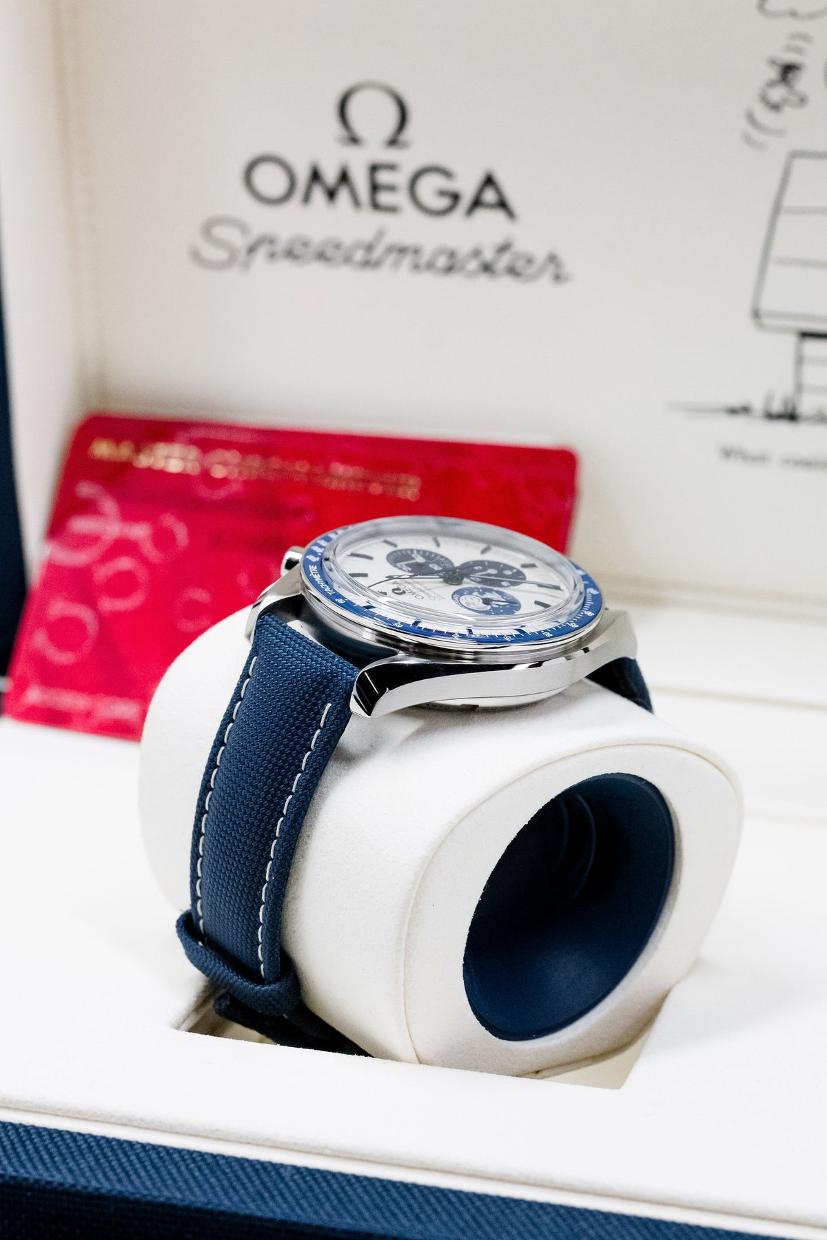 2026 Omega Speedmaster Snoopy 310.32.42.50.02.001
