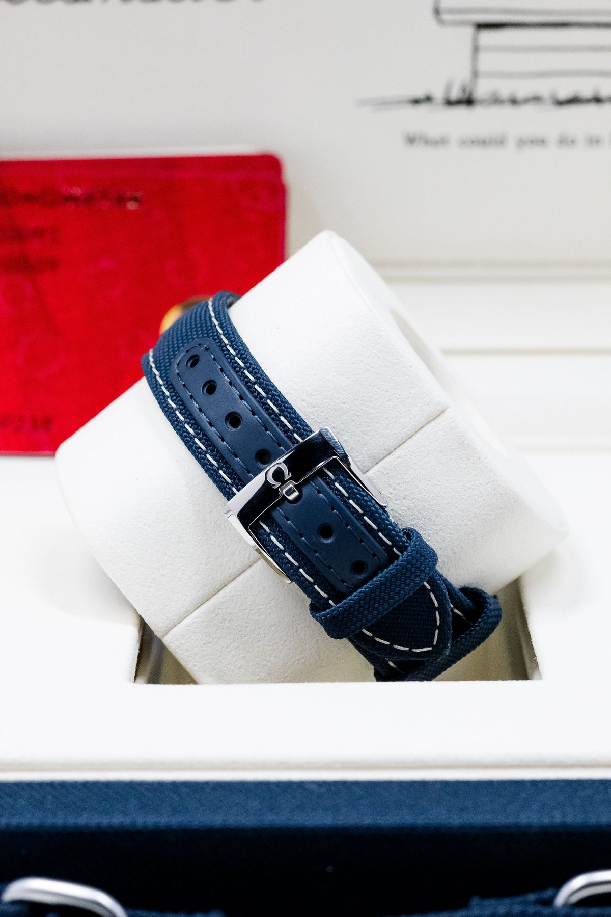 2026 Omega Speedmaster Snoopy 310.32.42.50.02.001