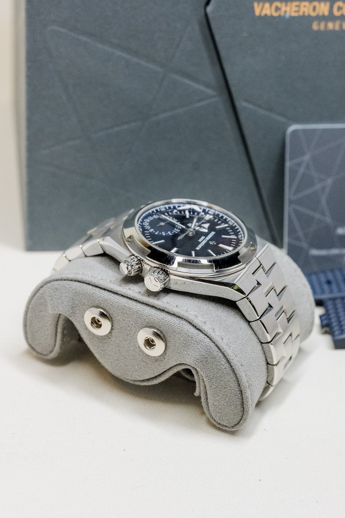 2025 Vacheron Constantin Overseas Dual Time 7920V