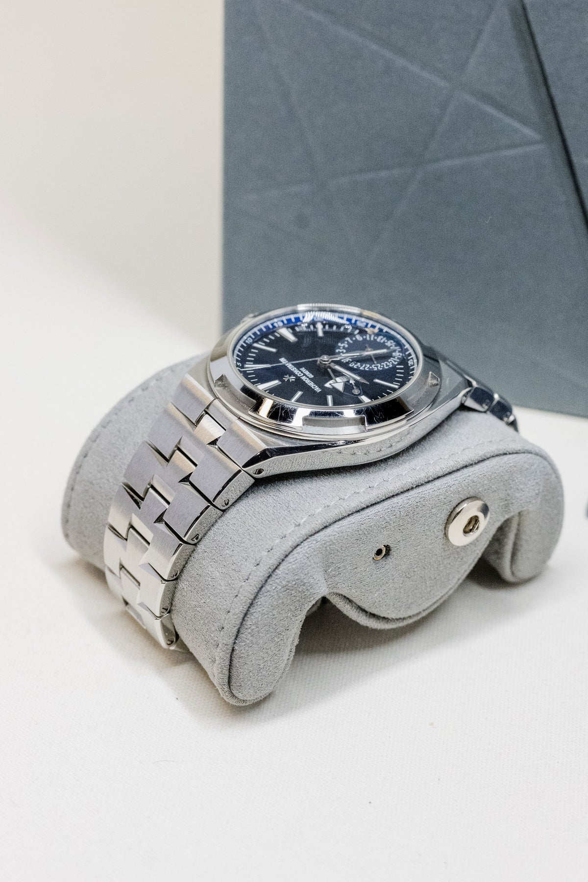 2025 Vacheron Constantin Overseas Dual Time 7920V
