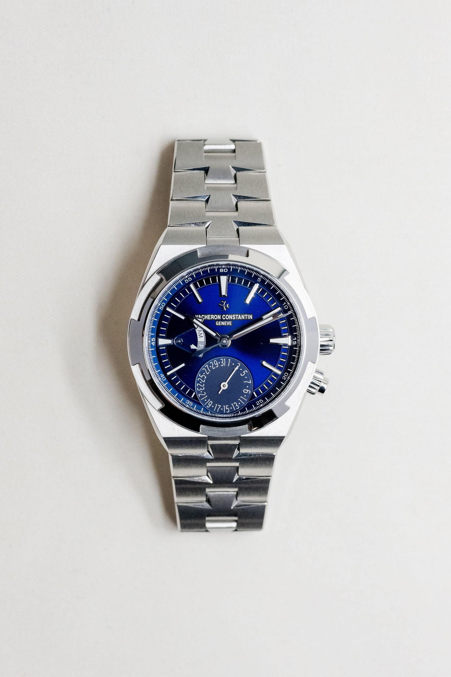 2024 Vacheron Constantin Overseas Dual Time 7920V