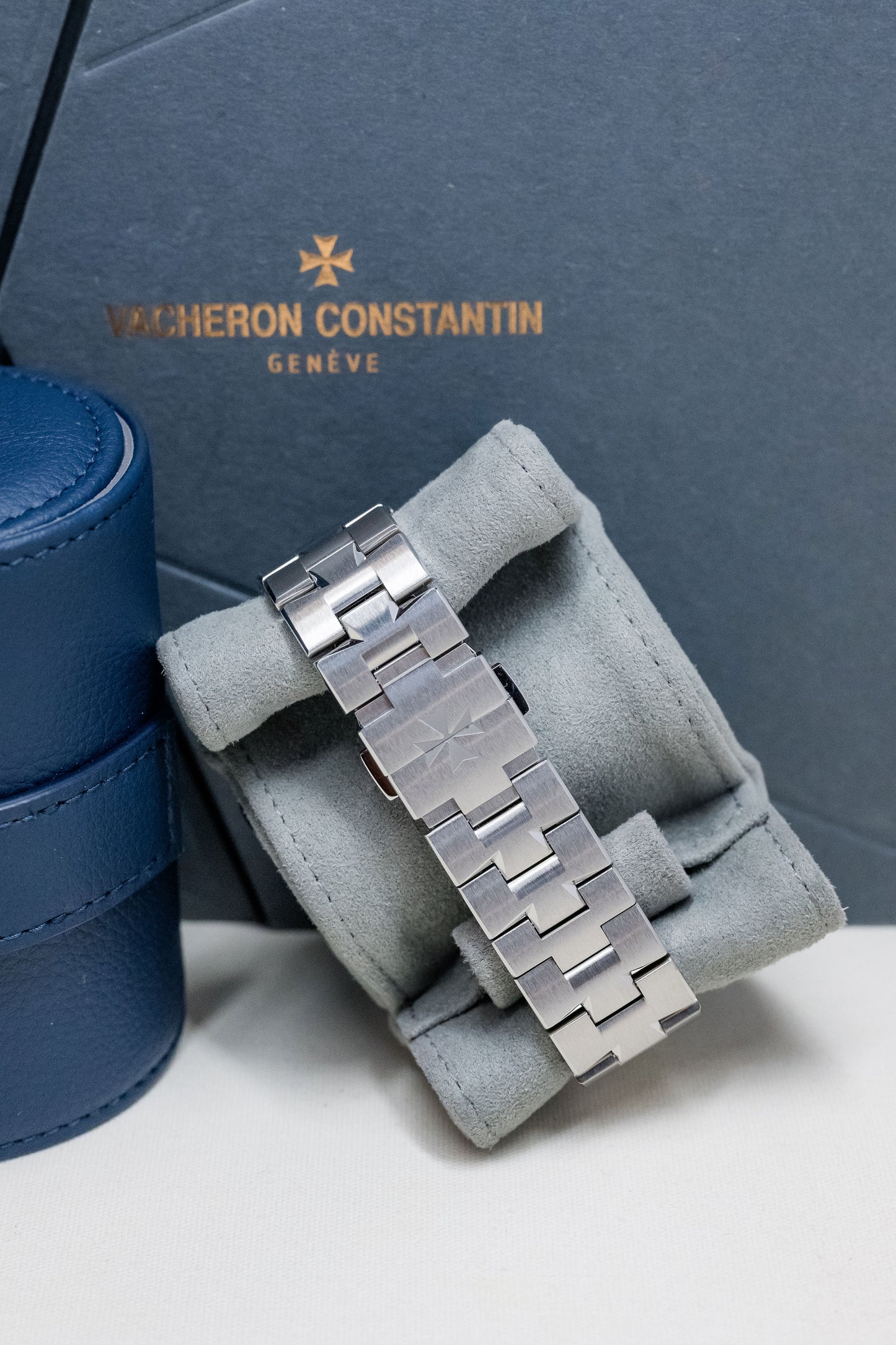 2024 Vacheron Constantin Overseas Dual Time 7920V