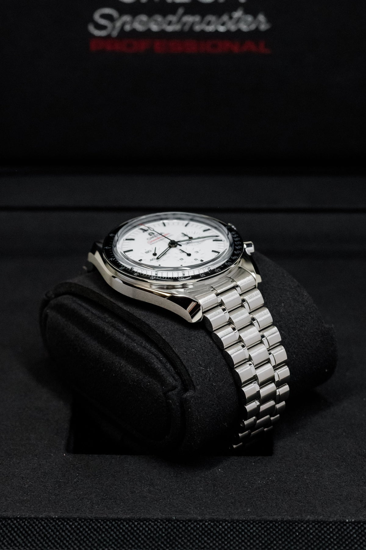Omega Speedmaster Moonwatch Professional