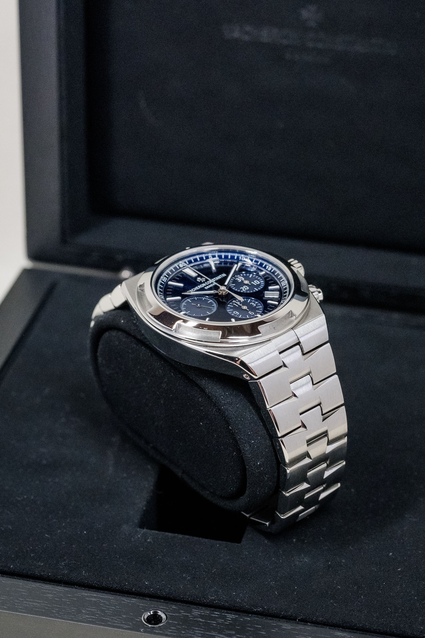 2026 Vacheron Constantin Overseas Chronograph 5520V