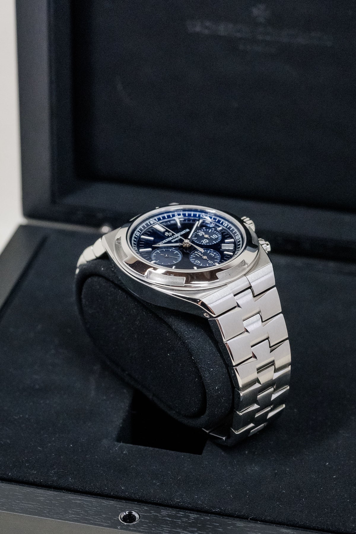 2026 Vacheron Constantin Overseas Chronograph 5520V