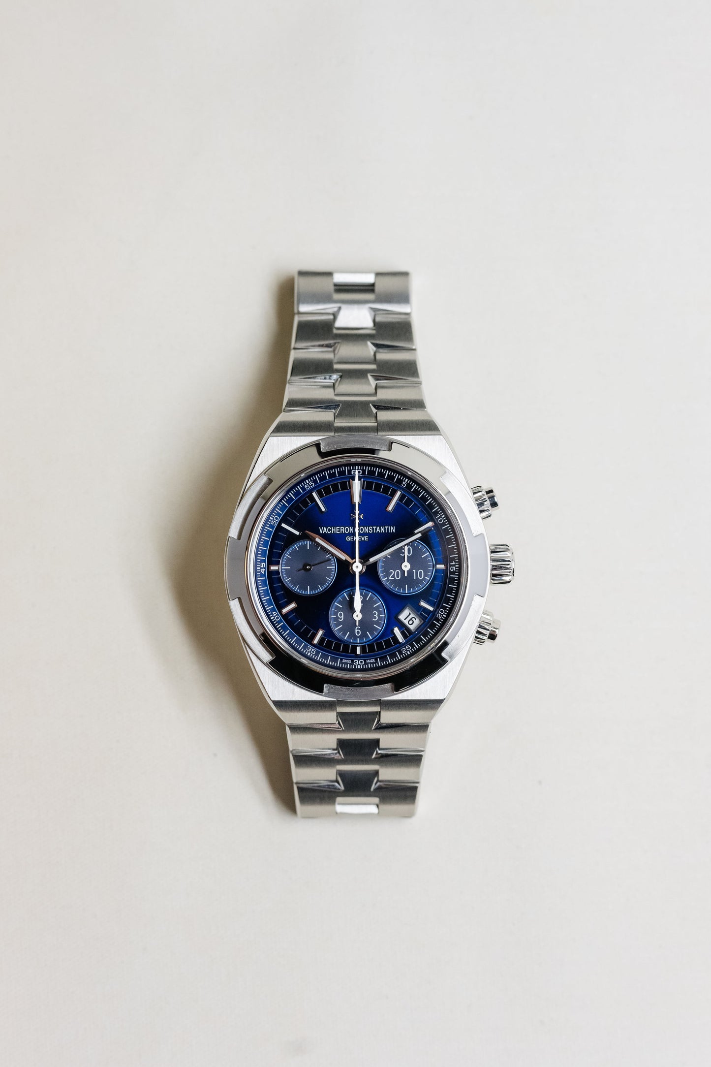 2026 Vacheron Constantin Overseas Chronograph 5520V