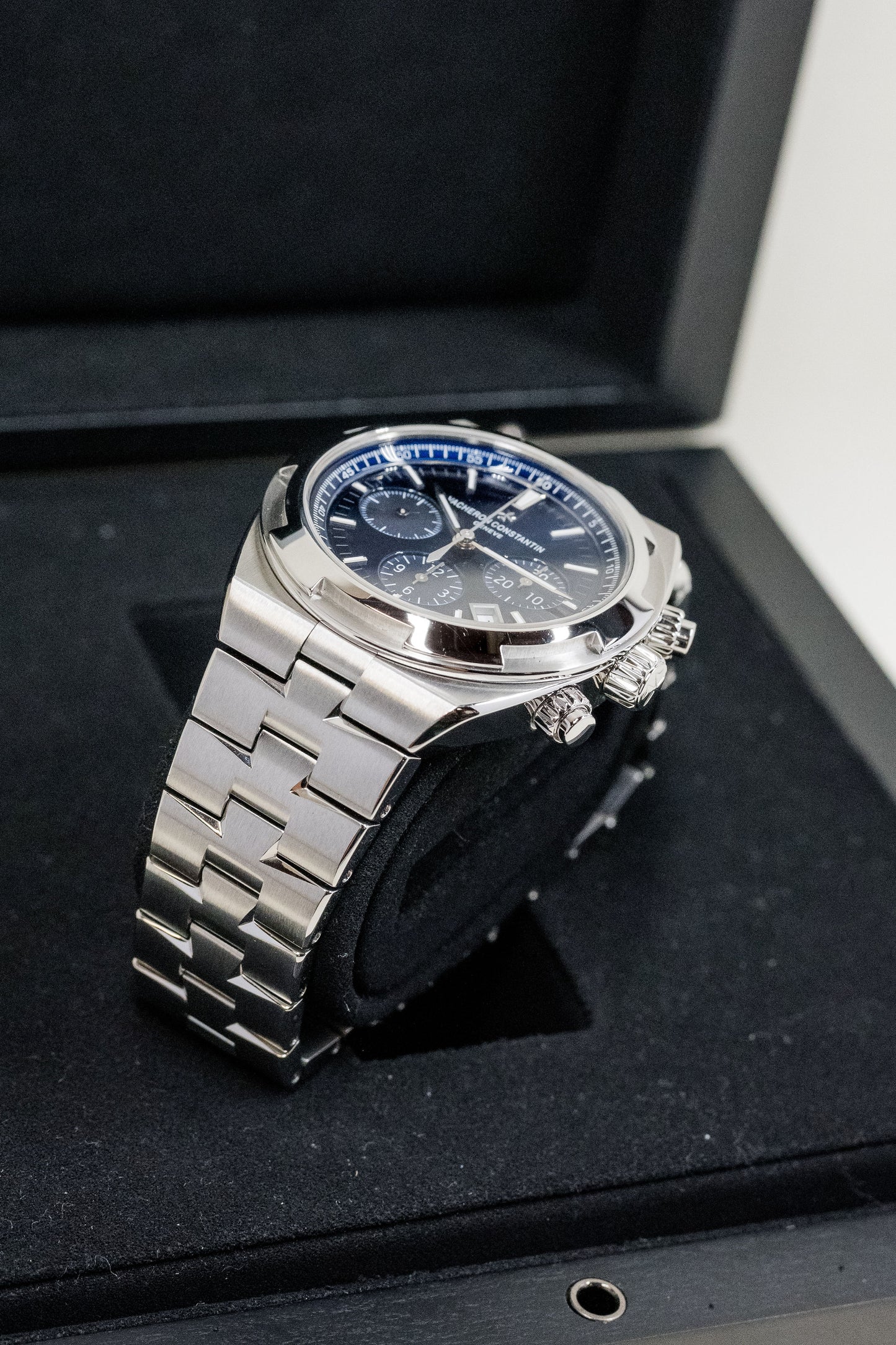 Vacheron Constantin Overseas Chronograph 5500V