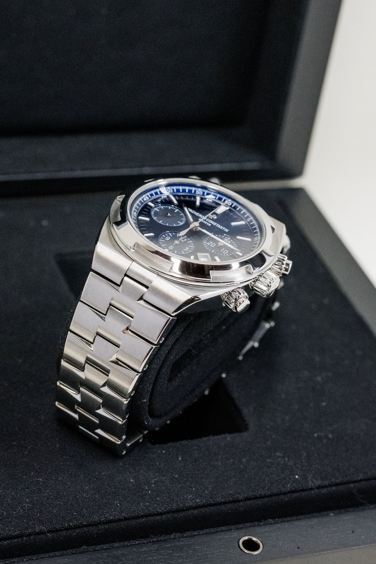 Vacheron Constantin Overseas Chronograph 5500V