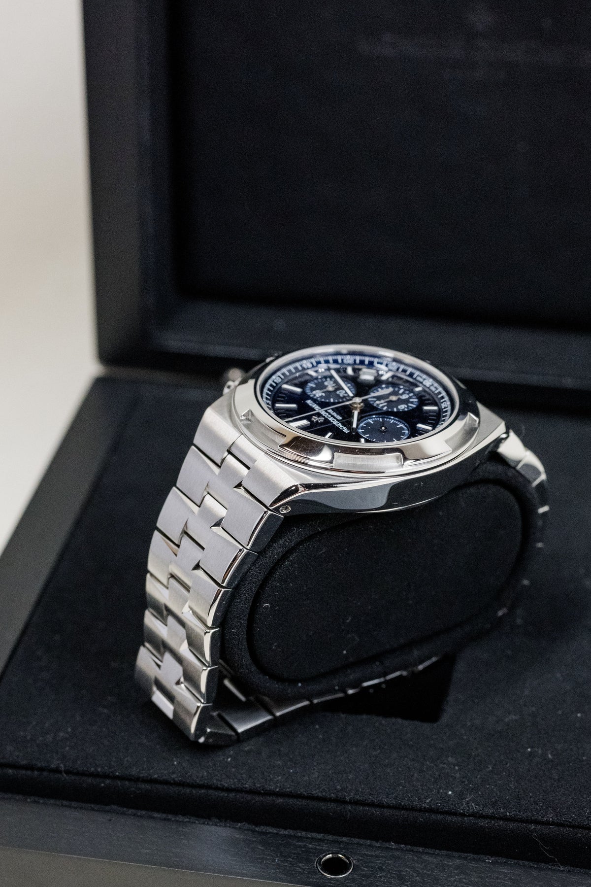 Vacheron Constantin Overseas Chronograph 5500V