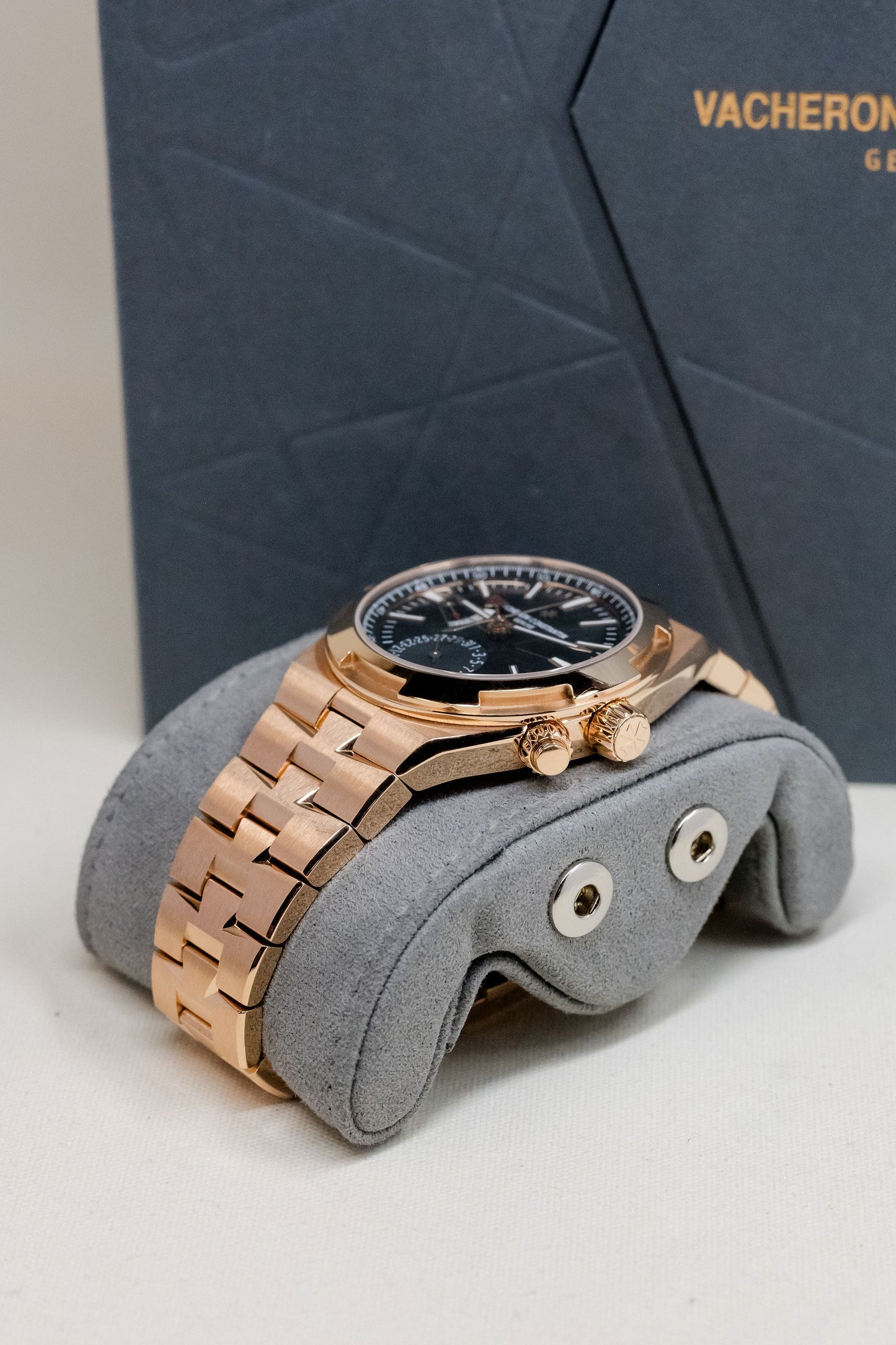 2025 Vacheron Constantin Overseas Dual Time 7920V