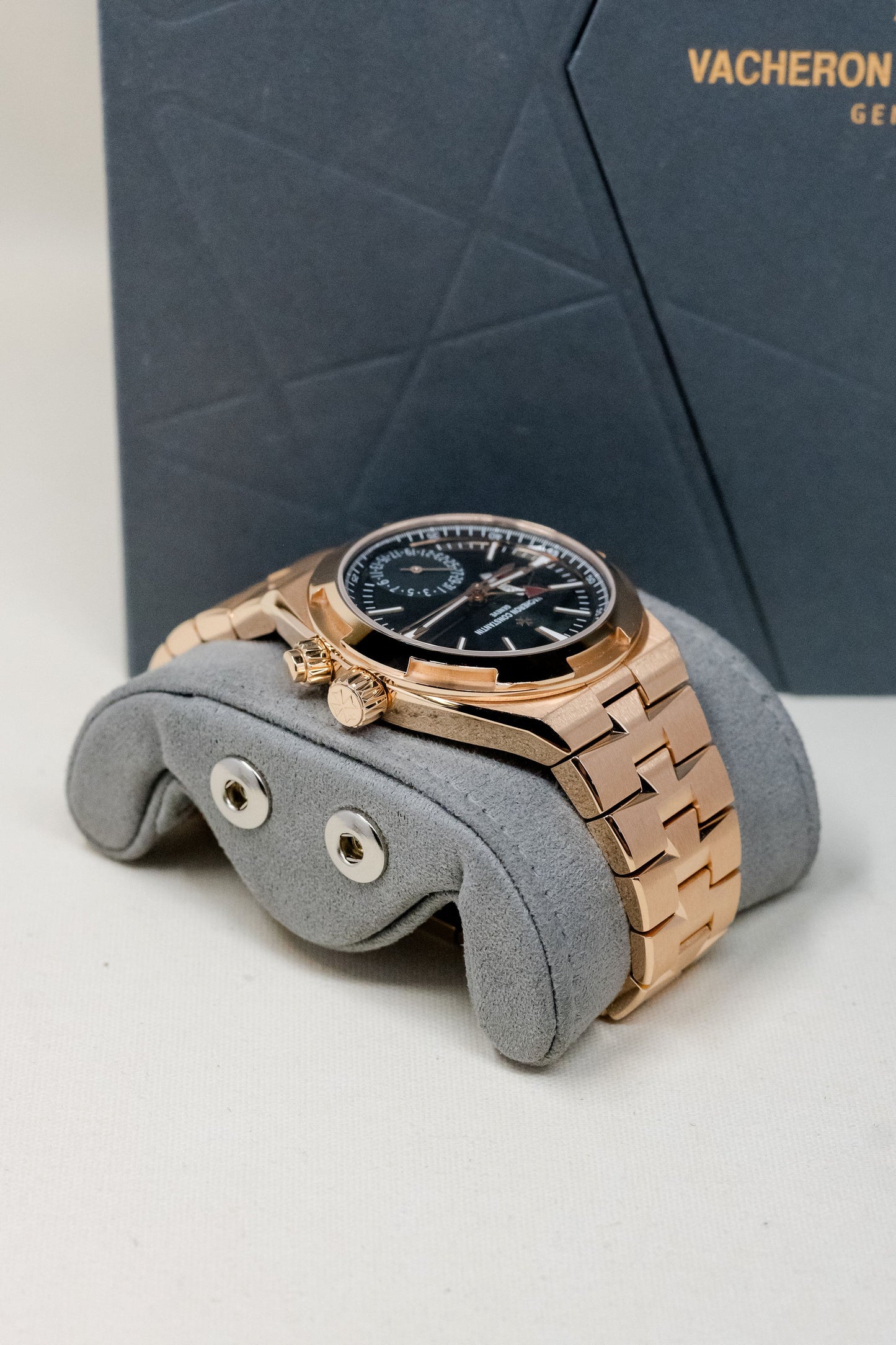 2025 Vacheron Constantin Overseas Dual Time 7920V