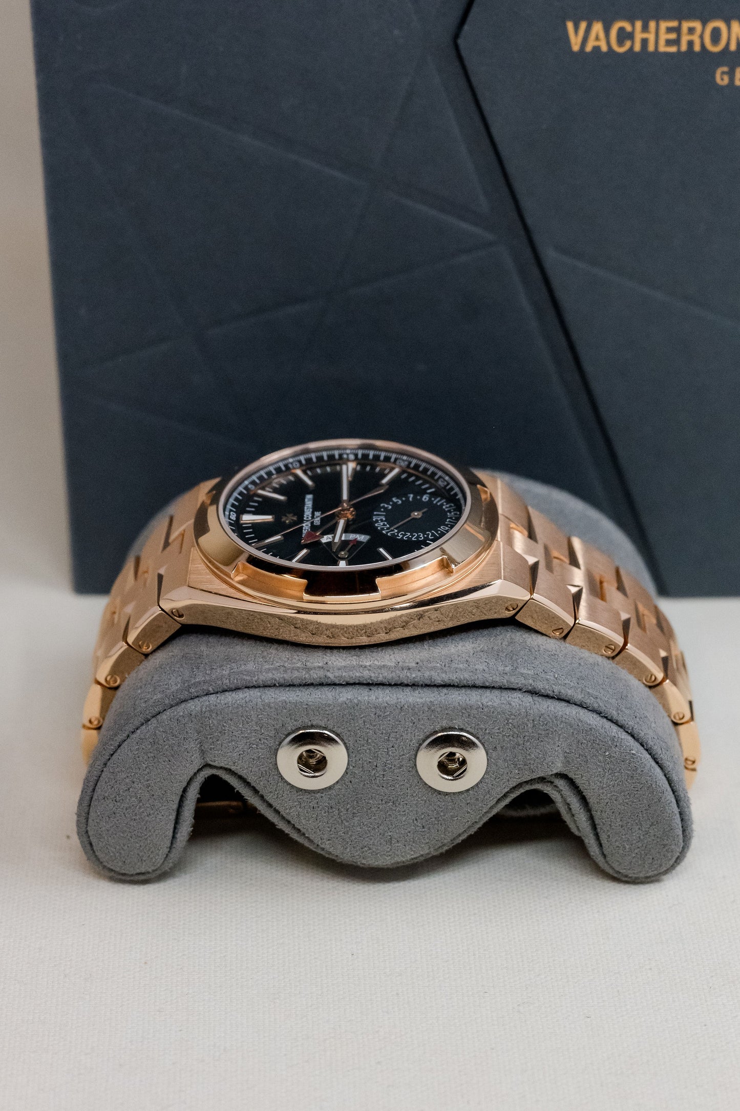 2025 Vacheron Constantin Overseas Dual Time 7920V
