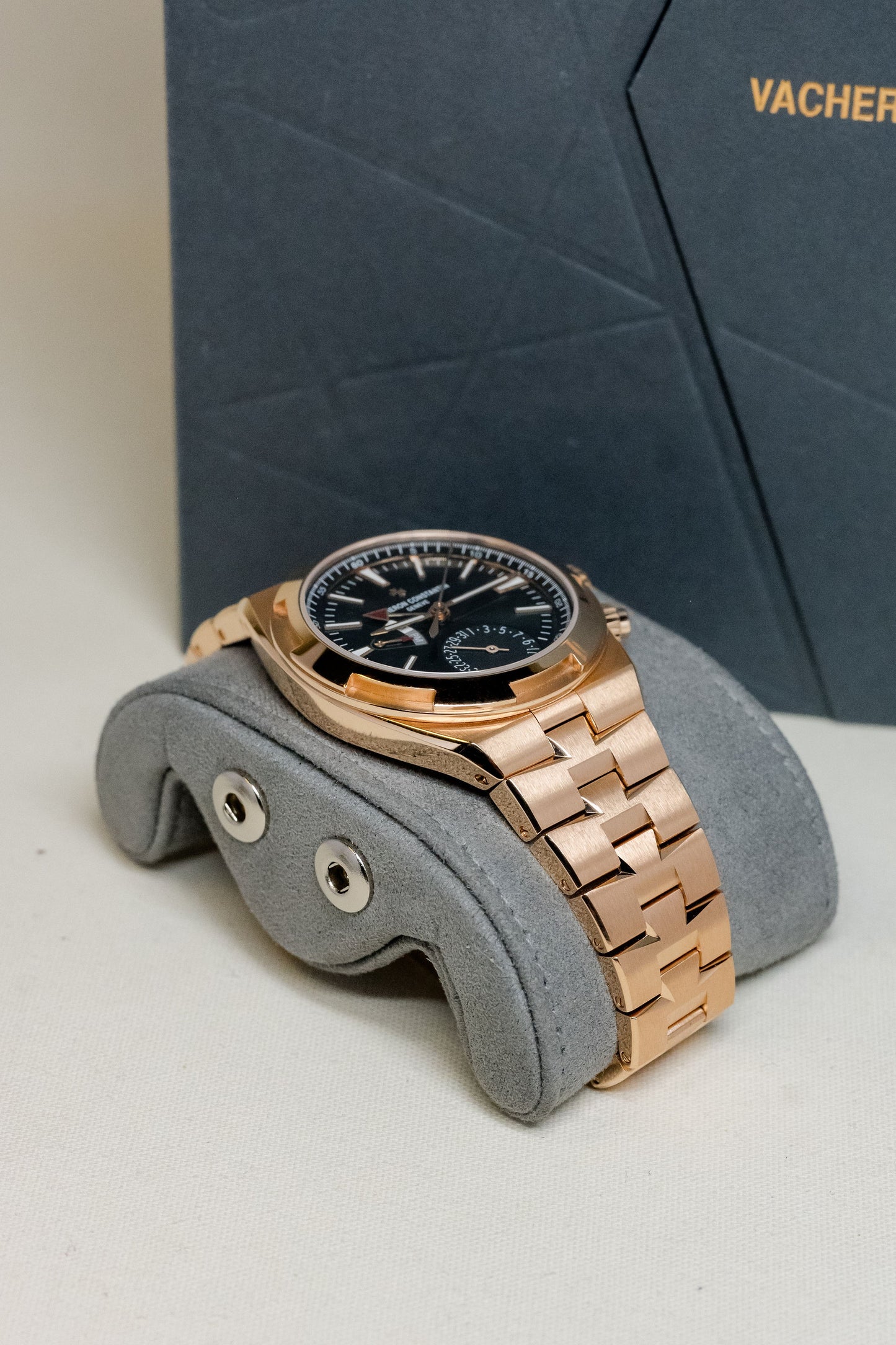 2025 Vacheron Constantin Overseas Dual Time 7920V