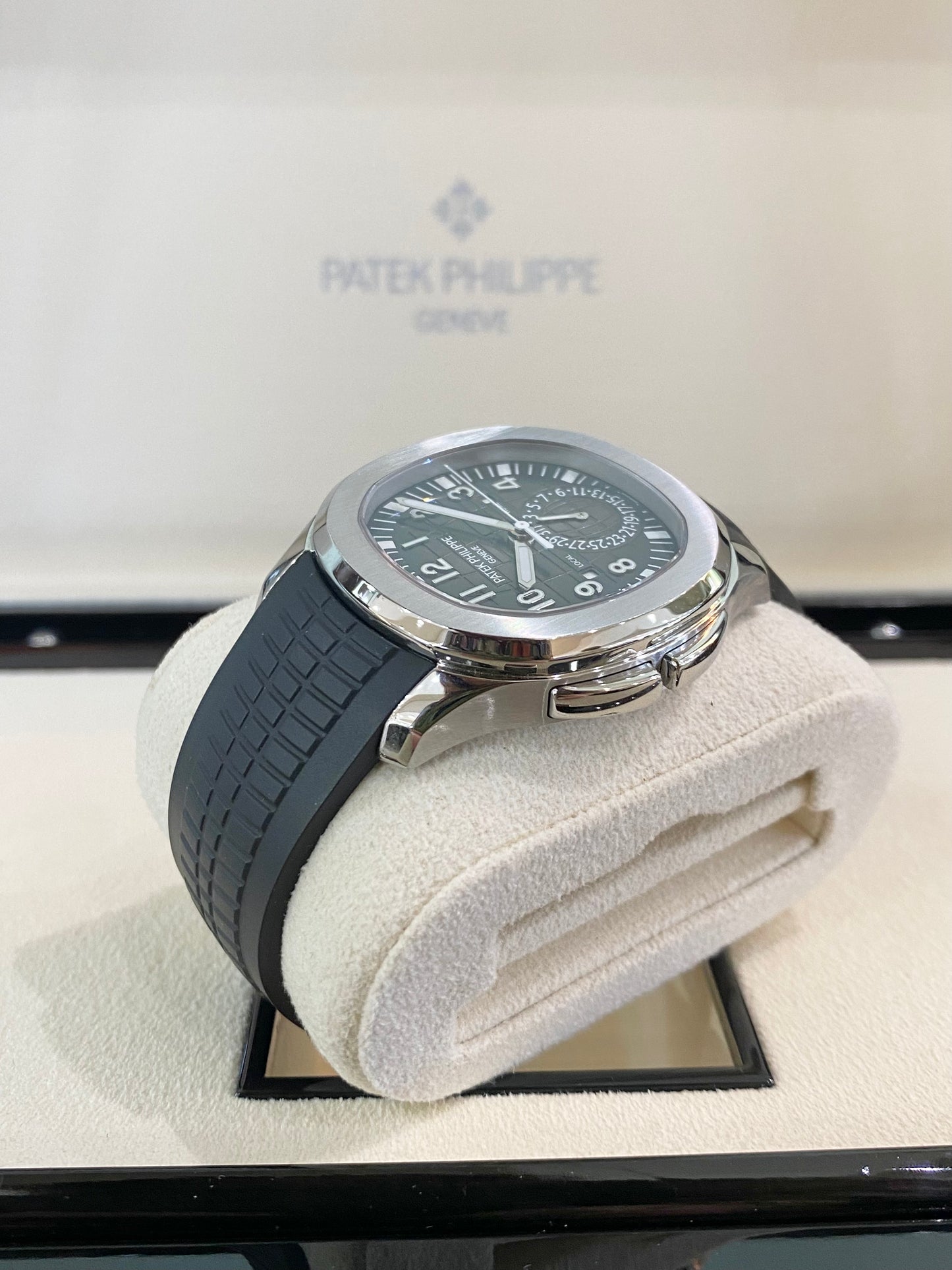 2022 Patek Philippe Aquanaut Travel Time 5164A