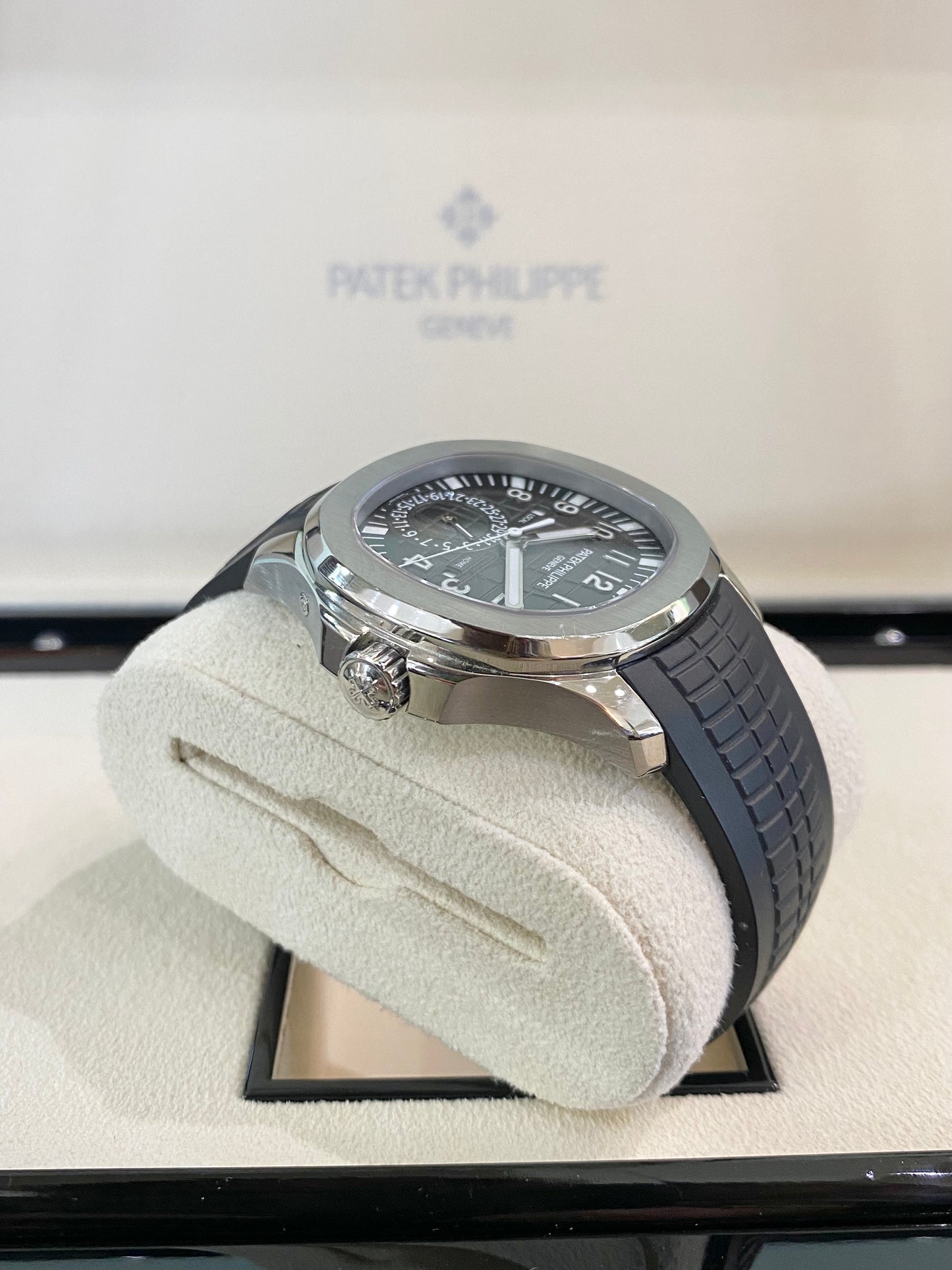 2022 Patek Philippe Aquanaut Travel Time 5164A