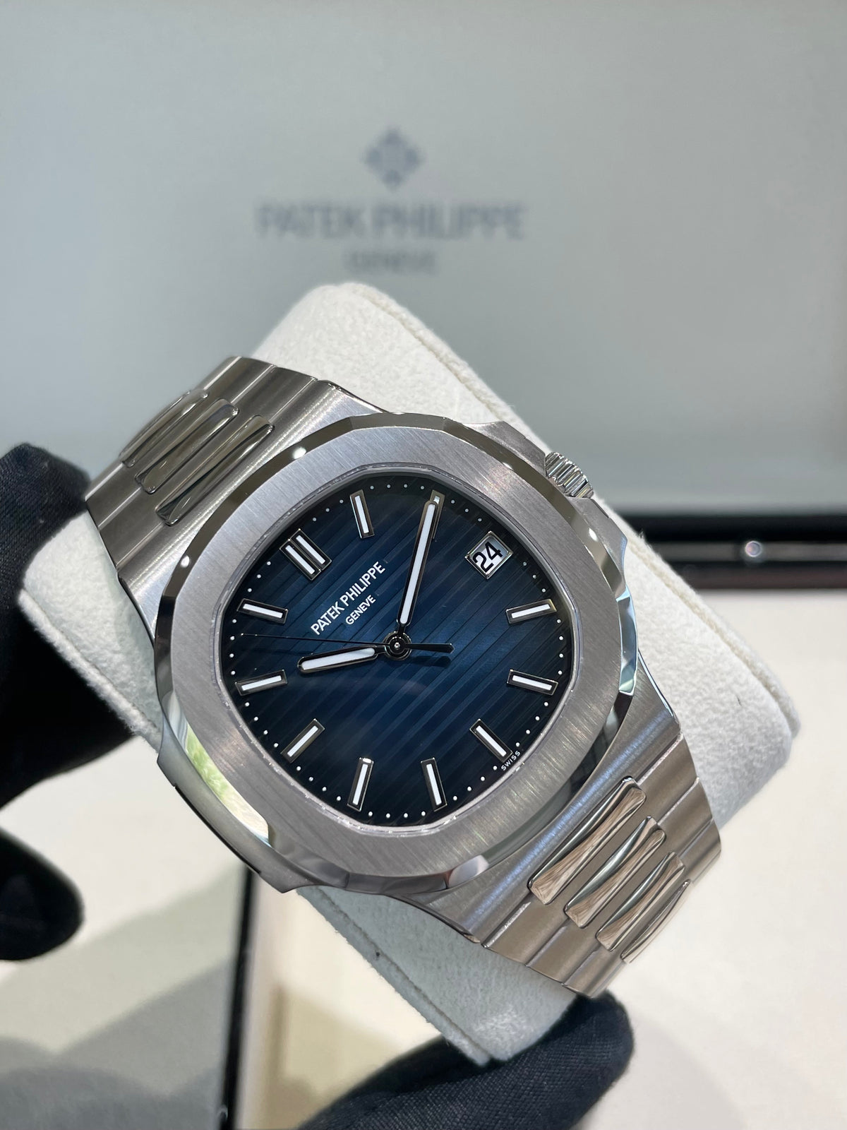 2024 Patek Philippe Nautilus 5811/1G-001