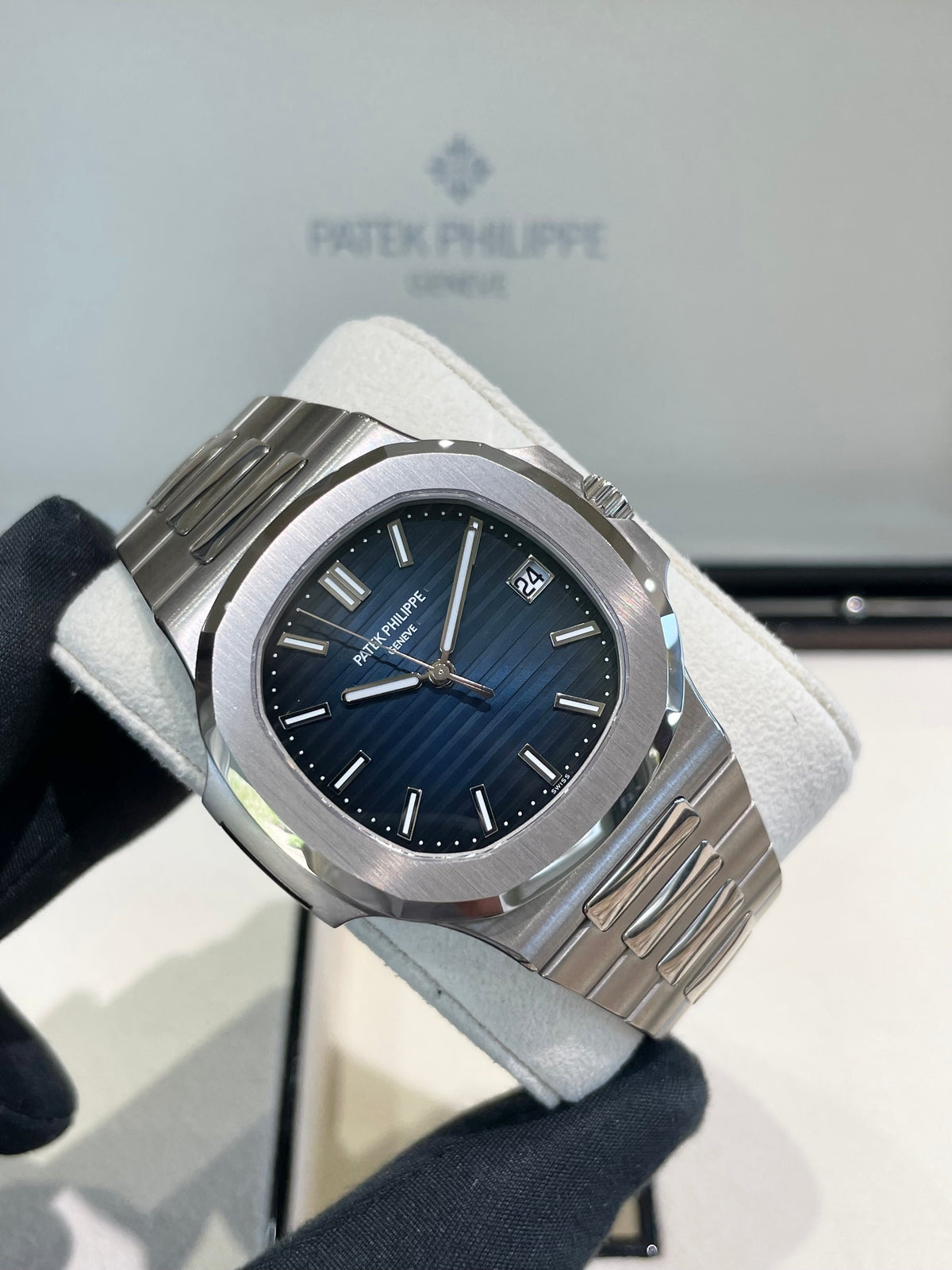 2024 Patek Philippe Nautilus 5811/1G-001