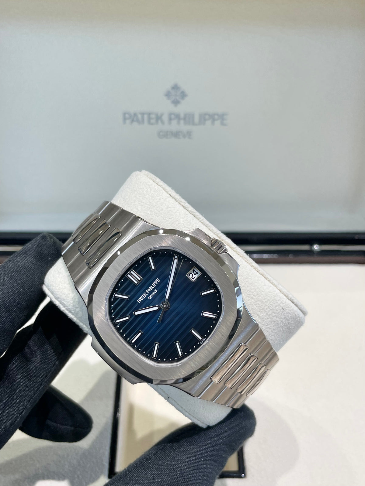 2024 Patek Philippe Nautilus 5811/1G-001