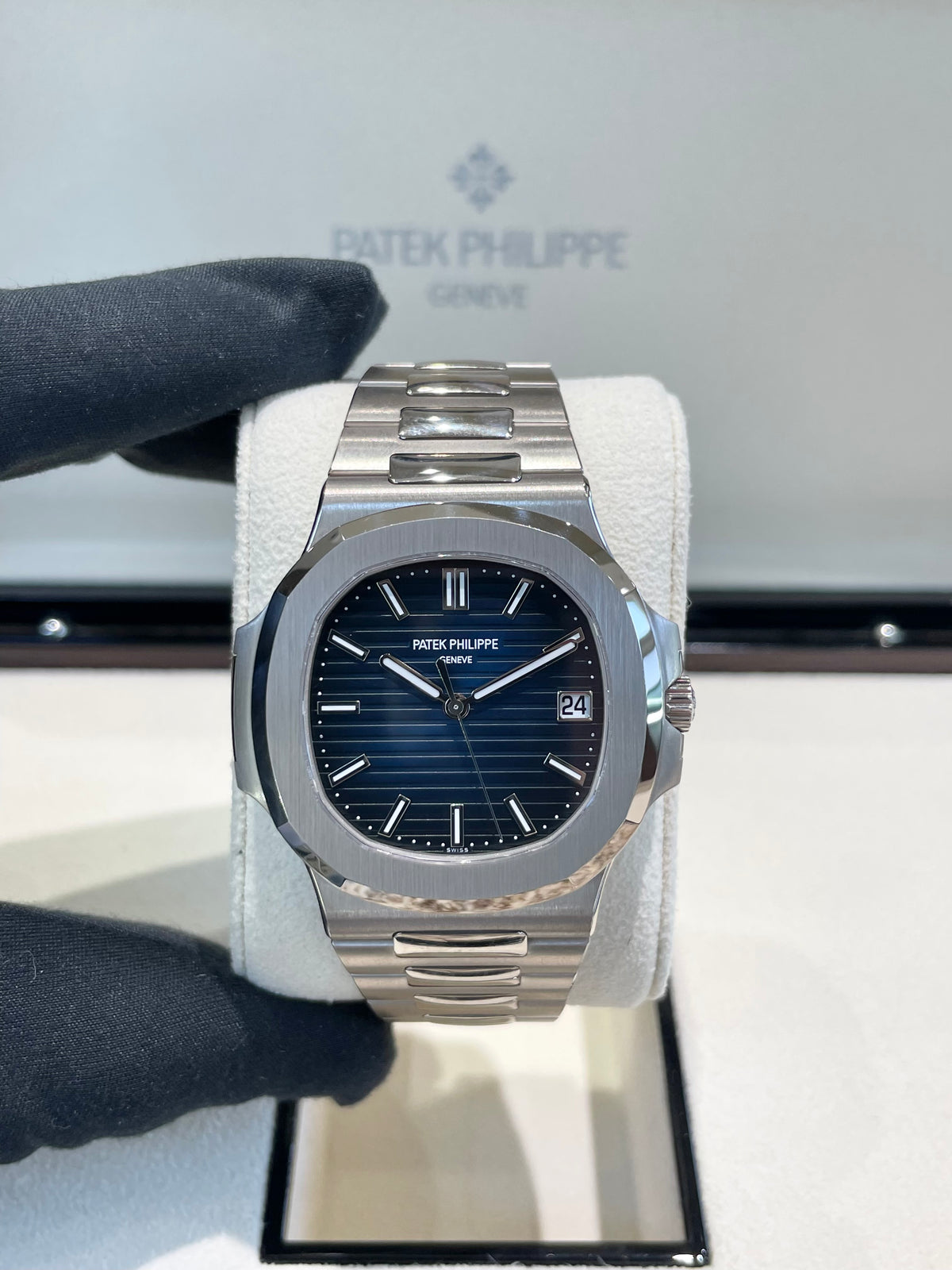 2024 Patek Philippe Nautilus 5811/1G-001