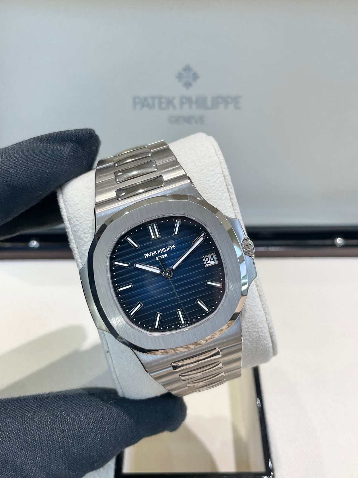 2024 Patek Philippe Nautilus 5811/1G-001