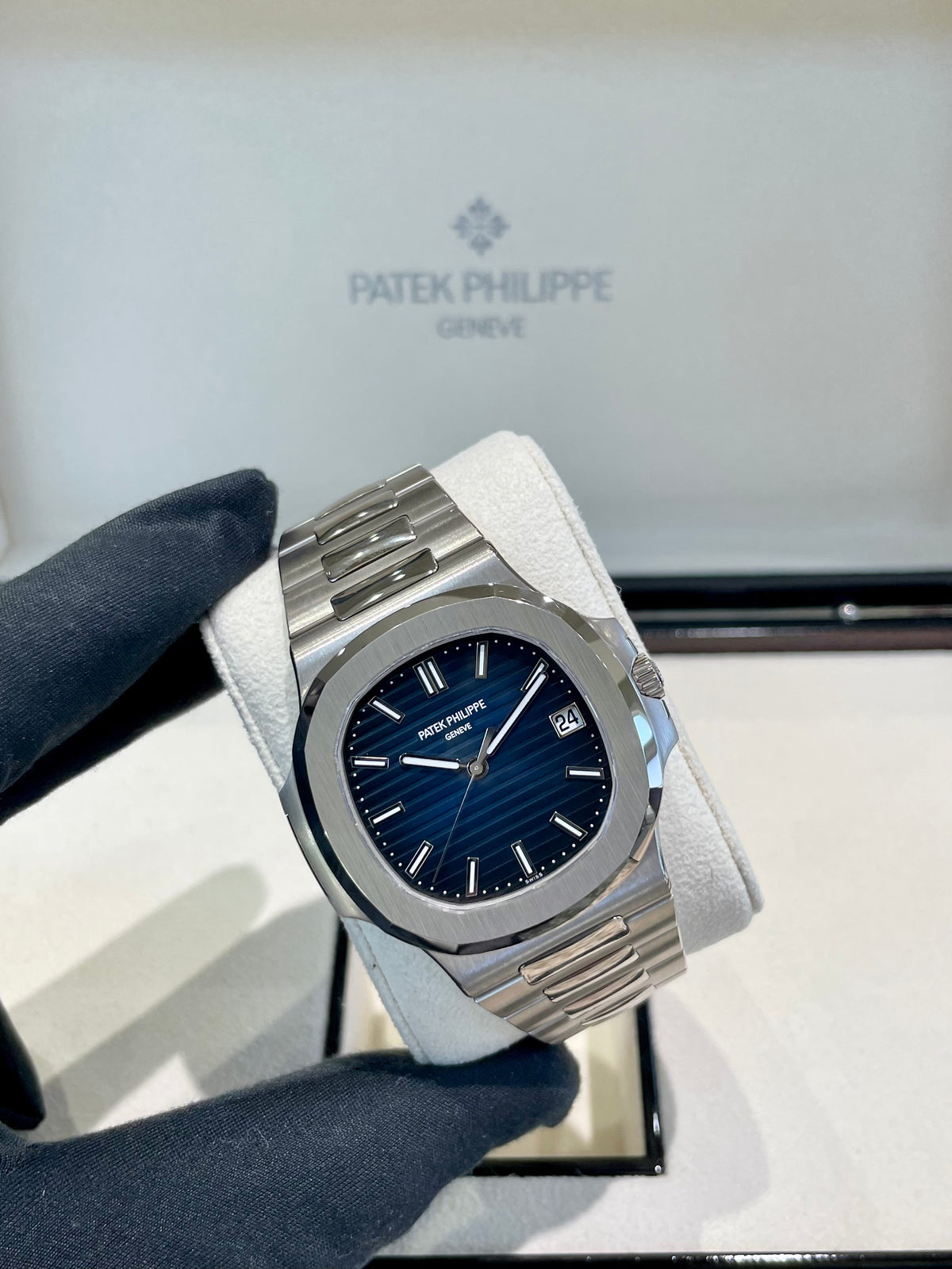 2024 Patek Philippe Nautilus 5811/1G-001