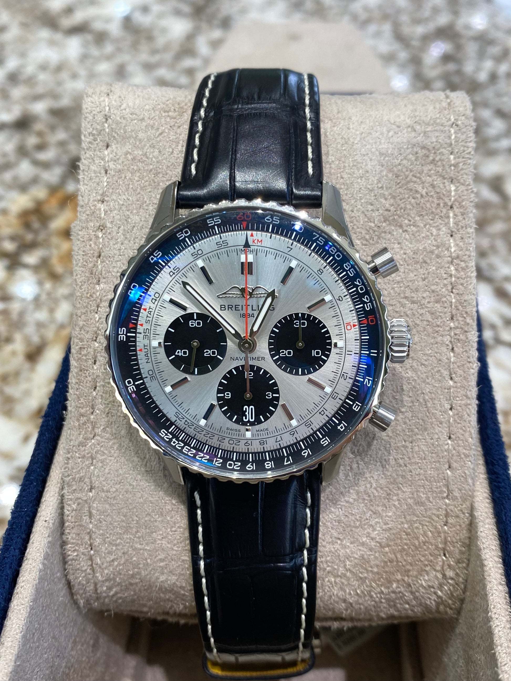 Silver Navitimer Chronograph 43 Breitling Navitimer B01
