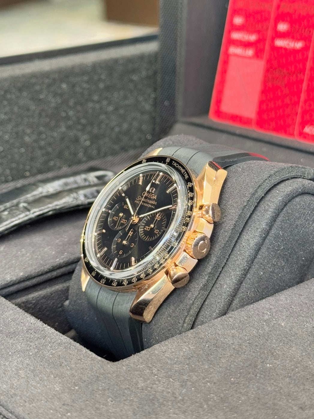 Omega Speedmaster Moonwatch 310.63.42.50.01.001