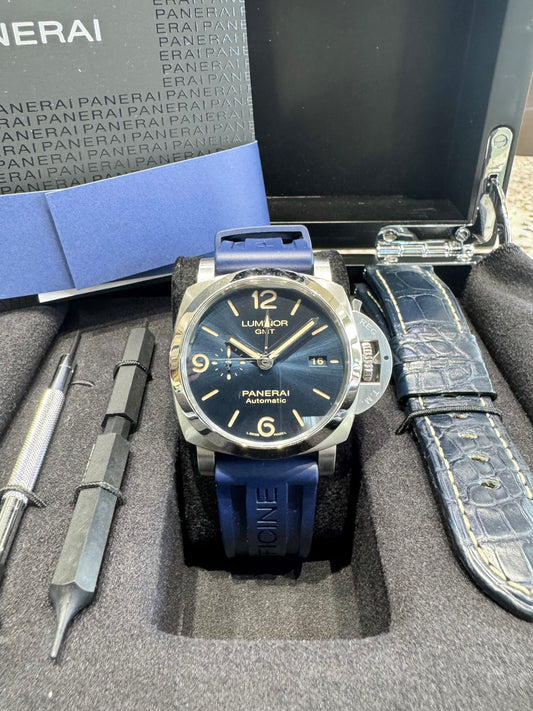 2022 Panerai Luminor GMT PAM01033