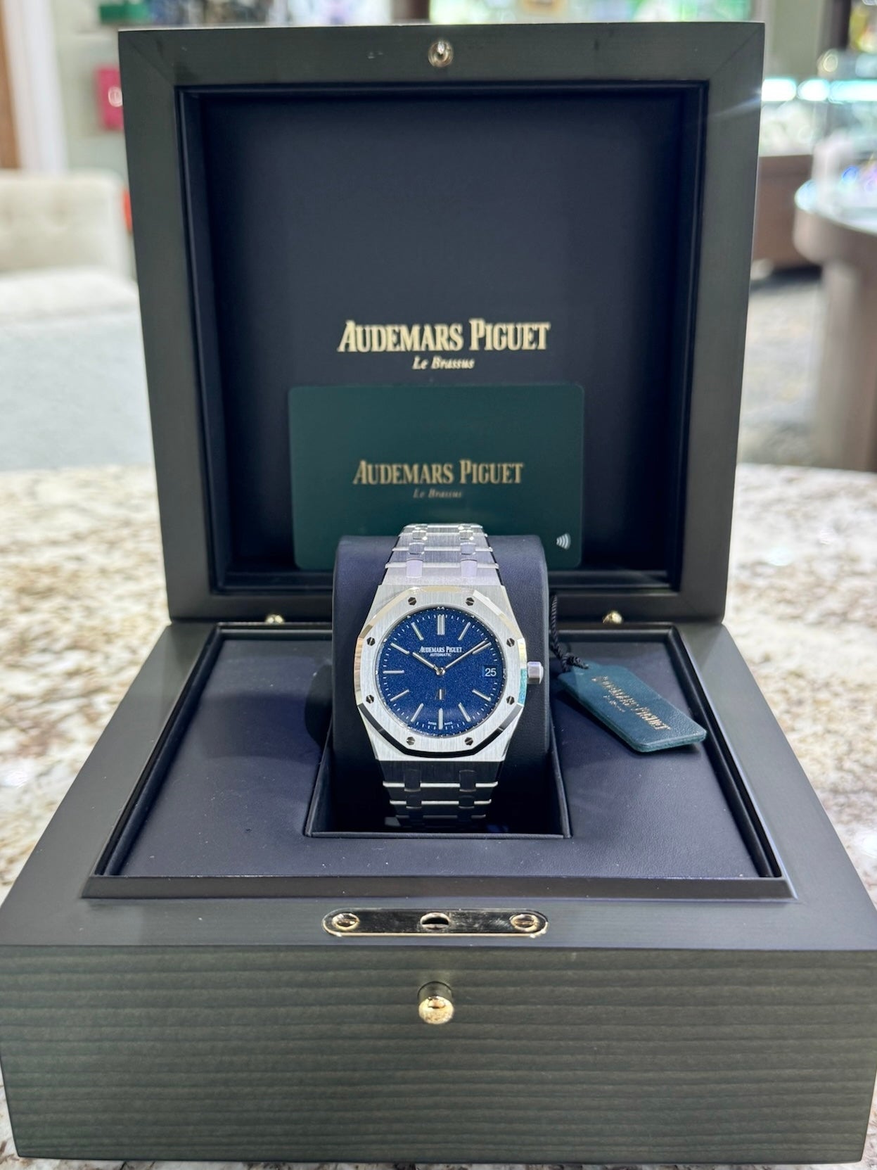 2024 Audemars Piguet Royal Oak Jumbo Extra-Thin 16202BC – Giganti