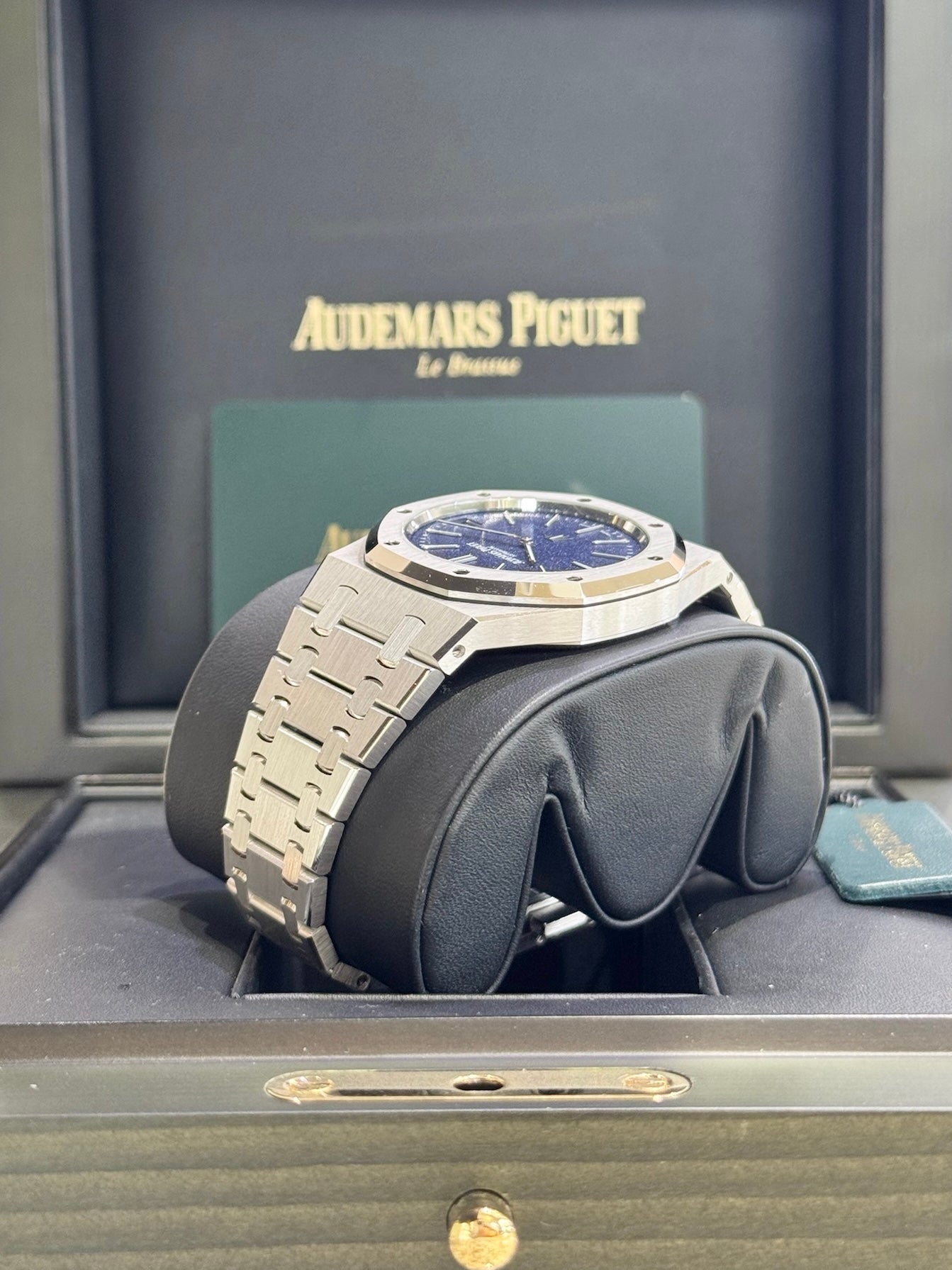 2024 Audemars Piguet Royal Oak Jumbo Extra-Thin 16202BC – Giganti