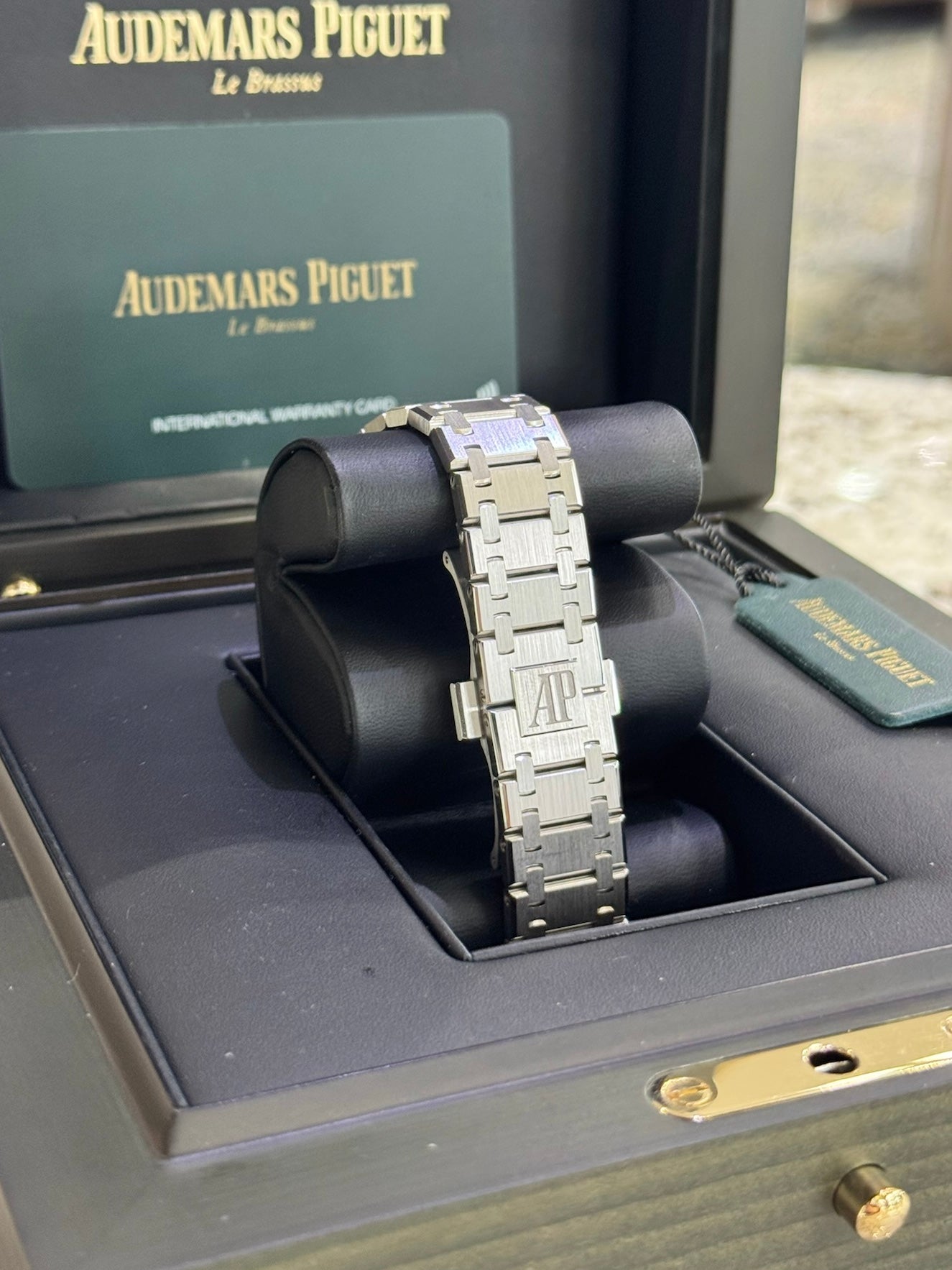 2024 Audemars Piguet Royal Oak Jumbo Extra-Thin 16202BC – Giganti