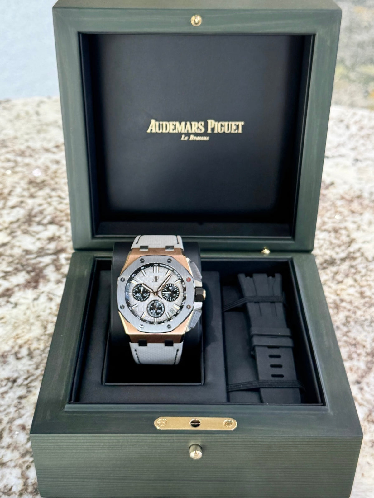 2023 Audemars Piguet Royal Oak Chronograph 26420OI