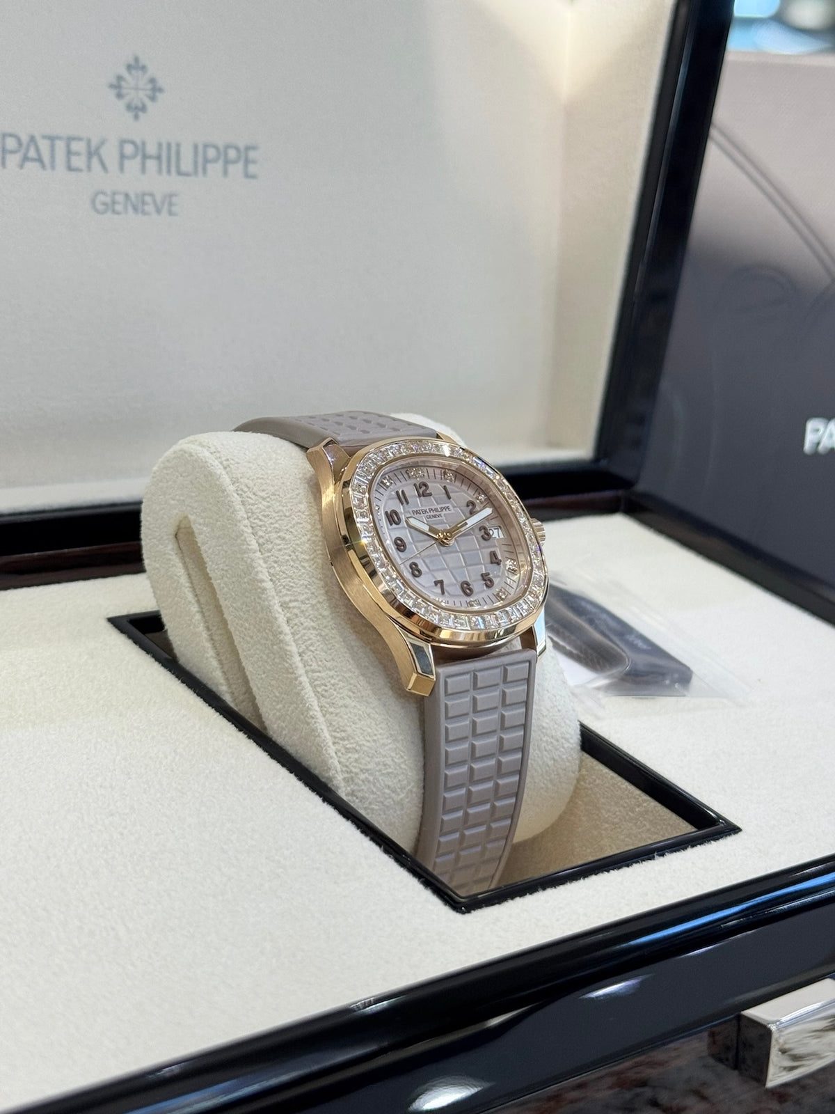 2026 Patek Philippe Aquanaut Luce Joaillerie 5072R-001