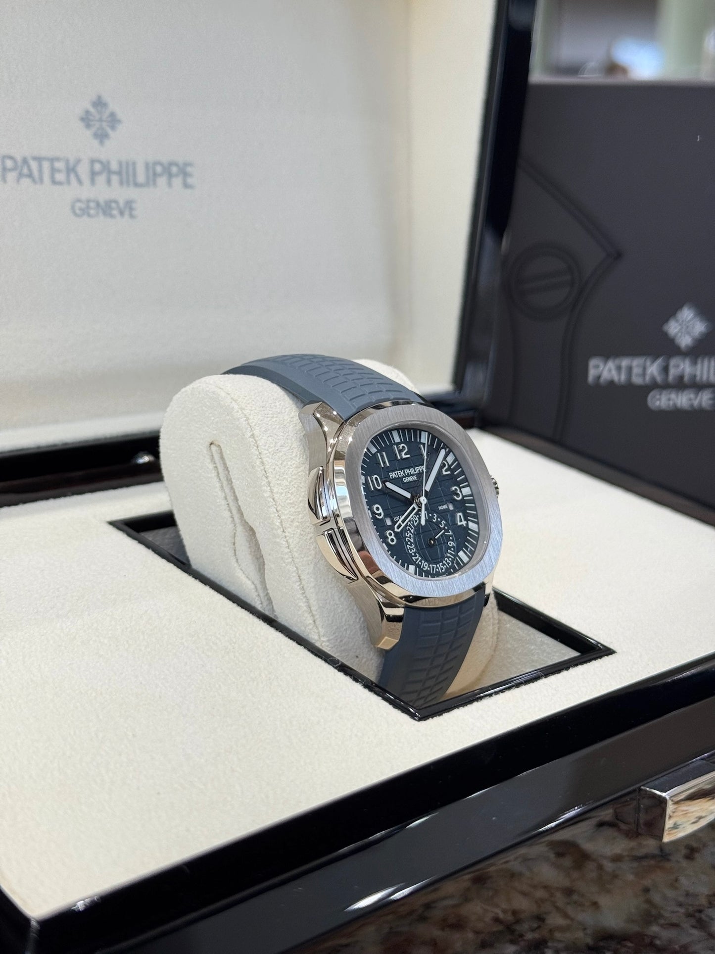 2025 Patek Philippe Aquanaut Travel Time 5164G